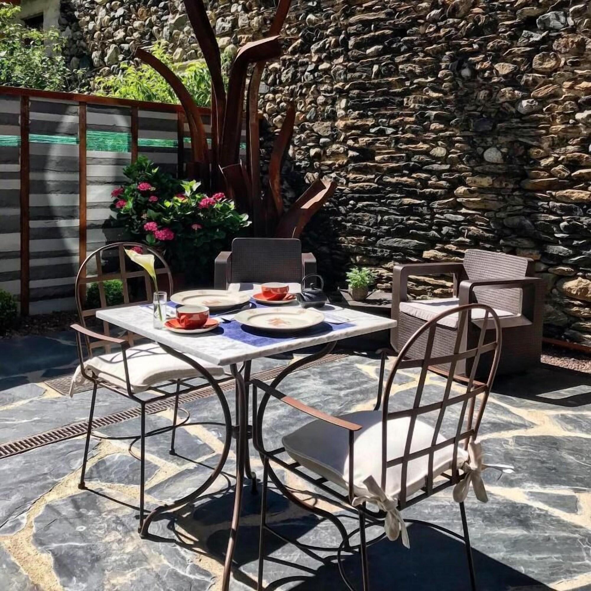 Hotel La Neu by null