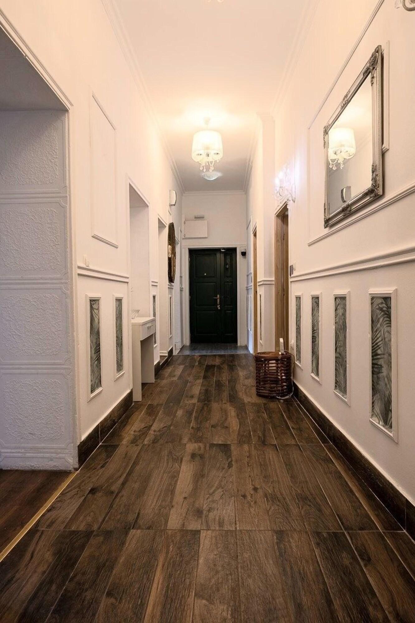 Hotel Queens - фото