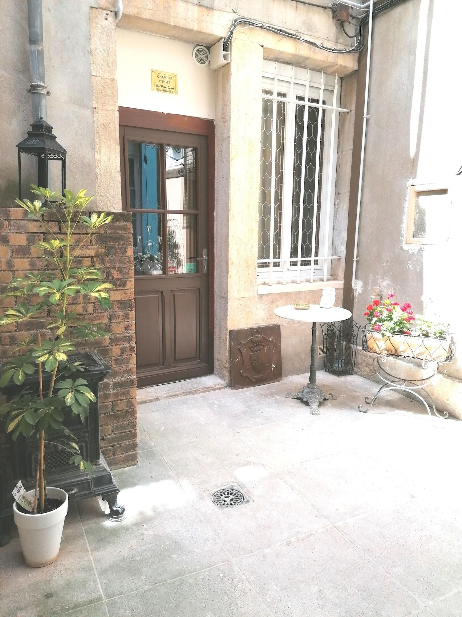 Le Petit Tertre by null