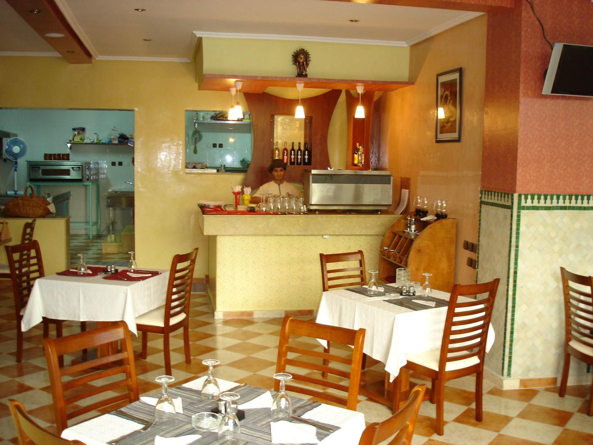 Hotel East West