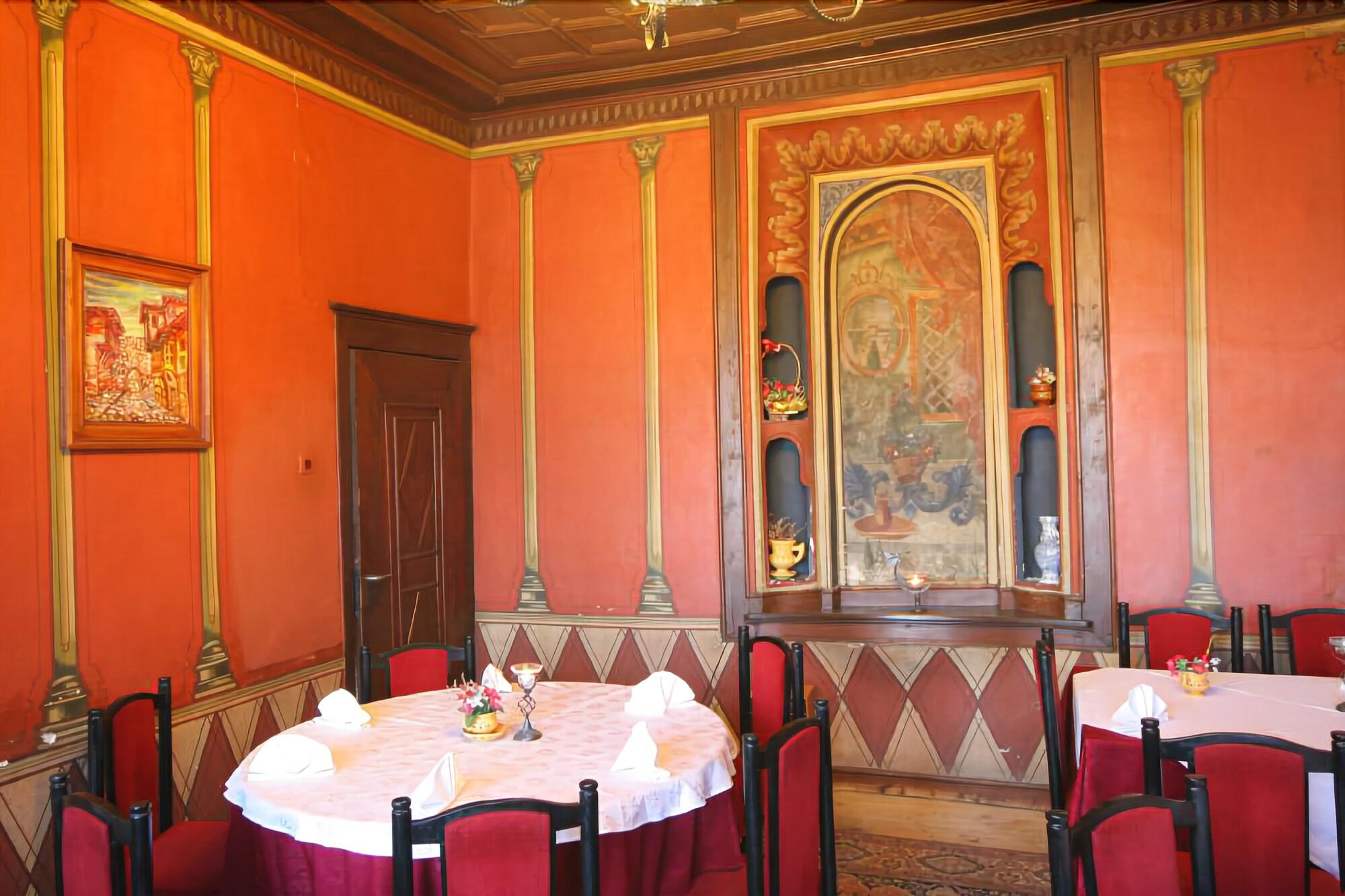 Alafrangite Hotel