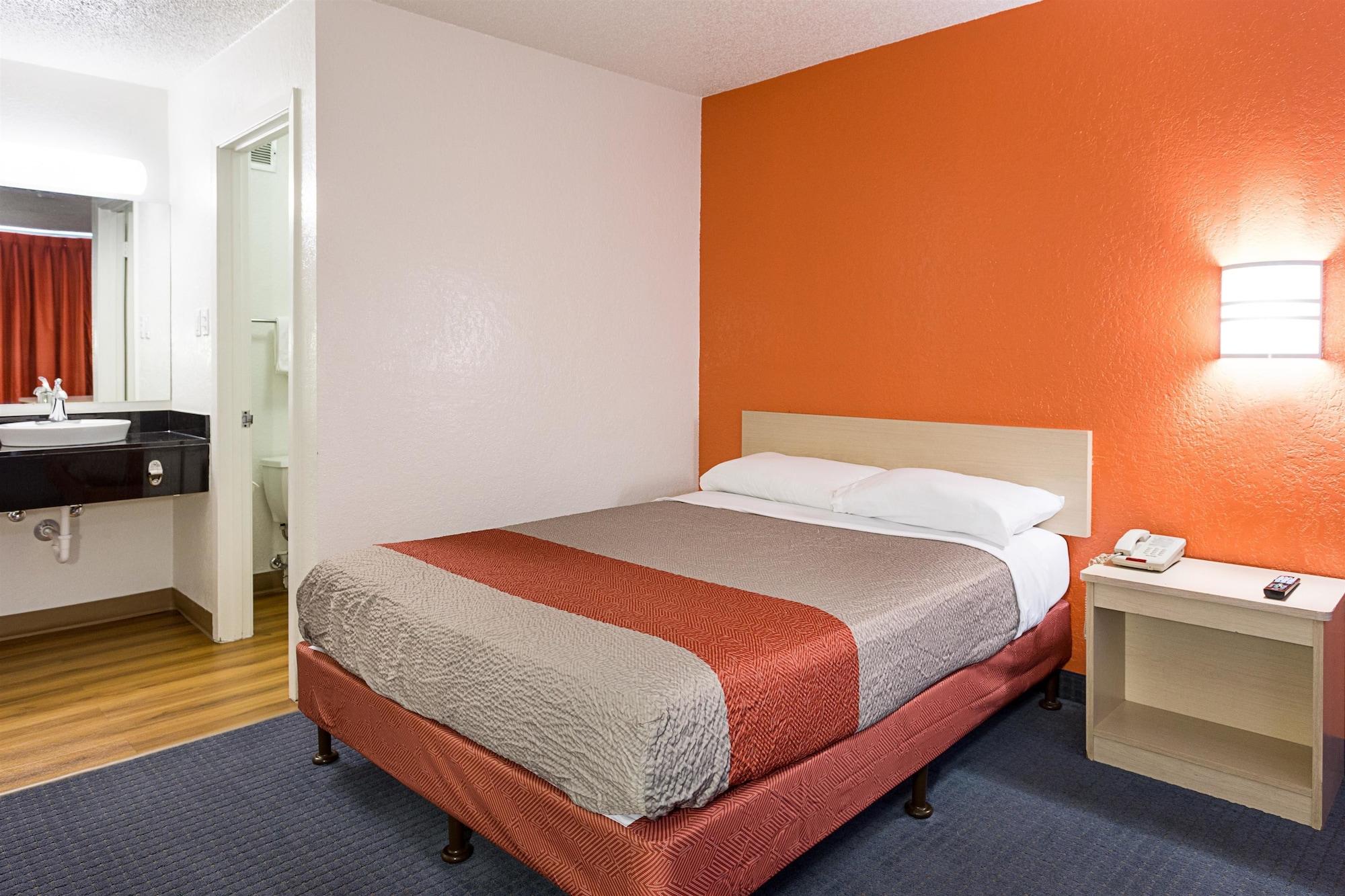Motel 6 Baton Rouge, LA - Southeast