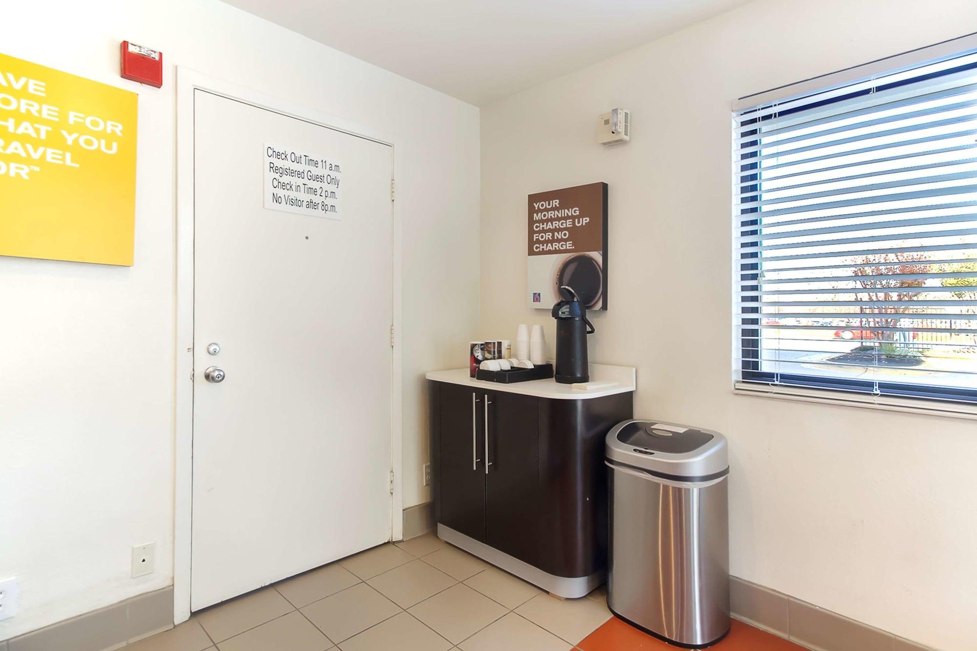 Motel 6 Capitol Heights, Md - Washington