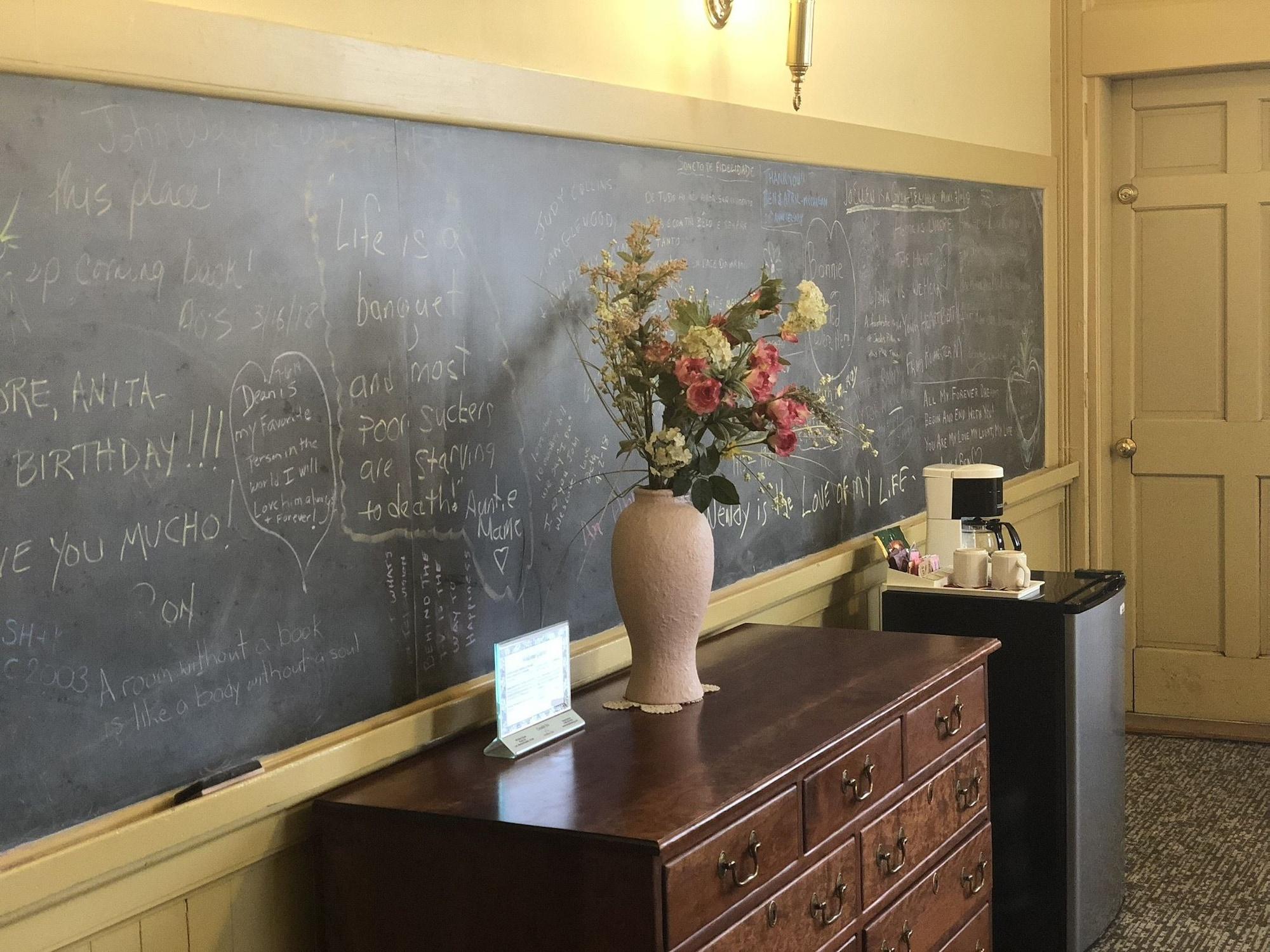 Chambery Inn by null