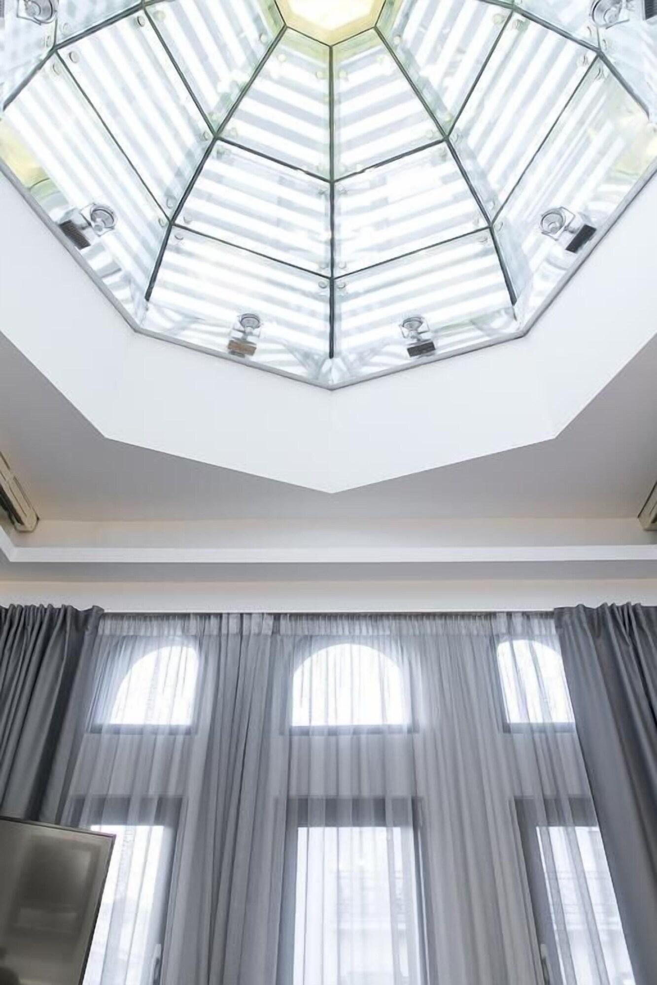 Superior One Boutique Hotel - photo