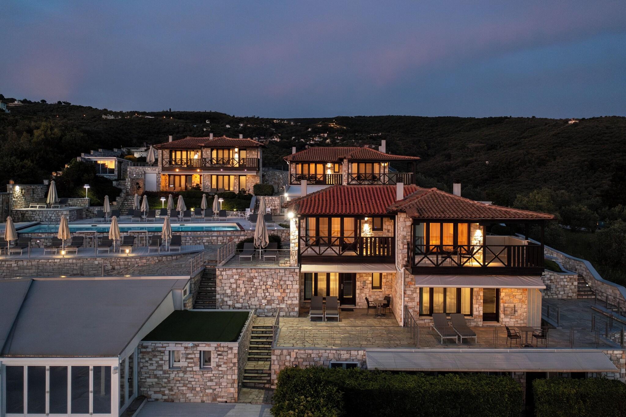 Karavia Lux Inn