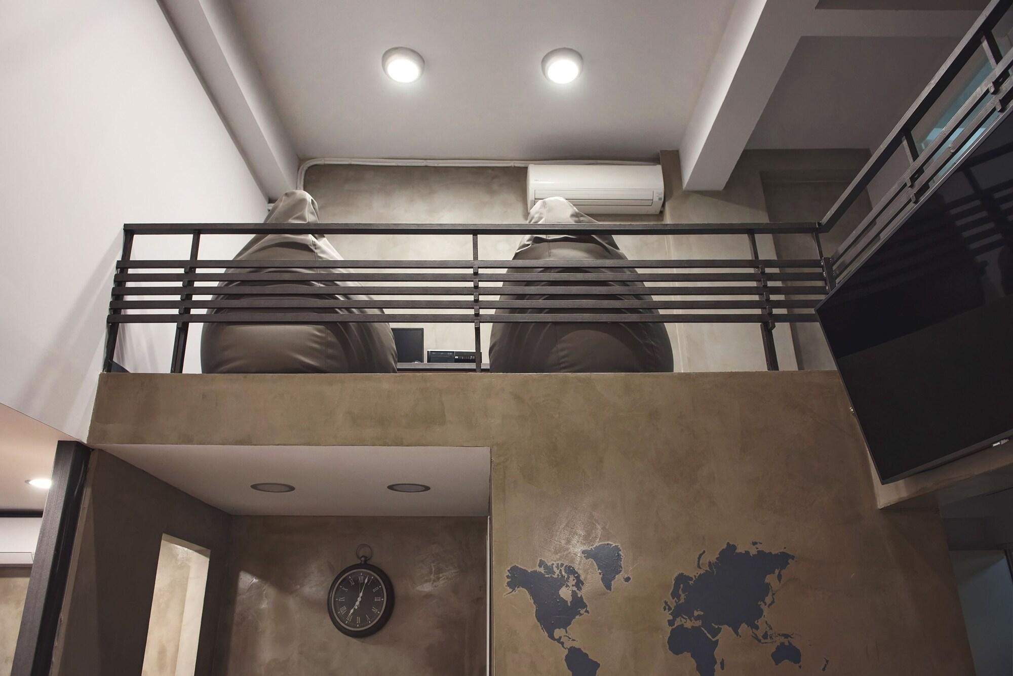 Bedbox Athens by null