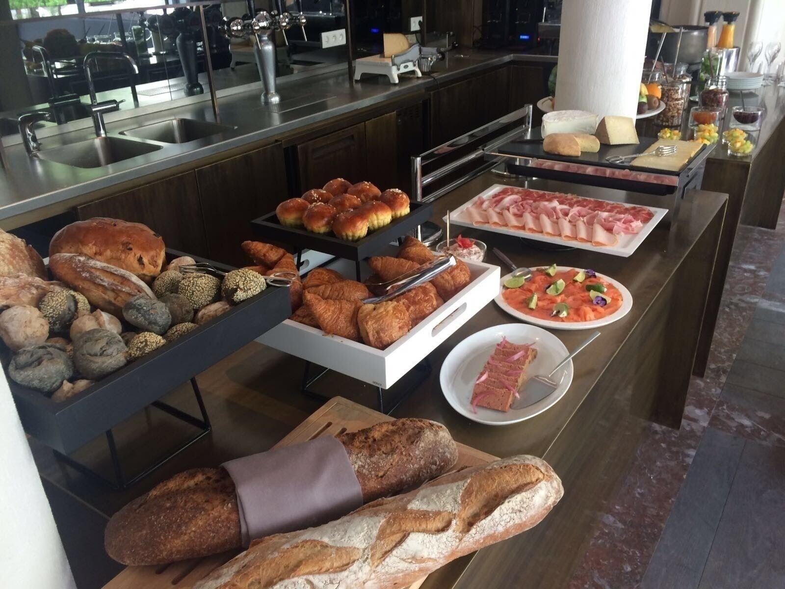 Tafelrond - The Fourth by null