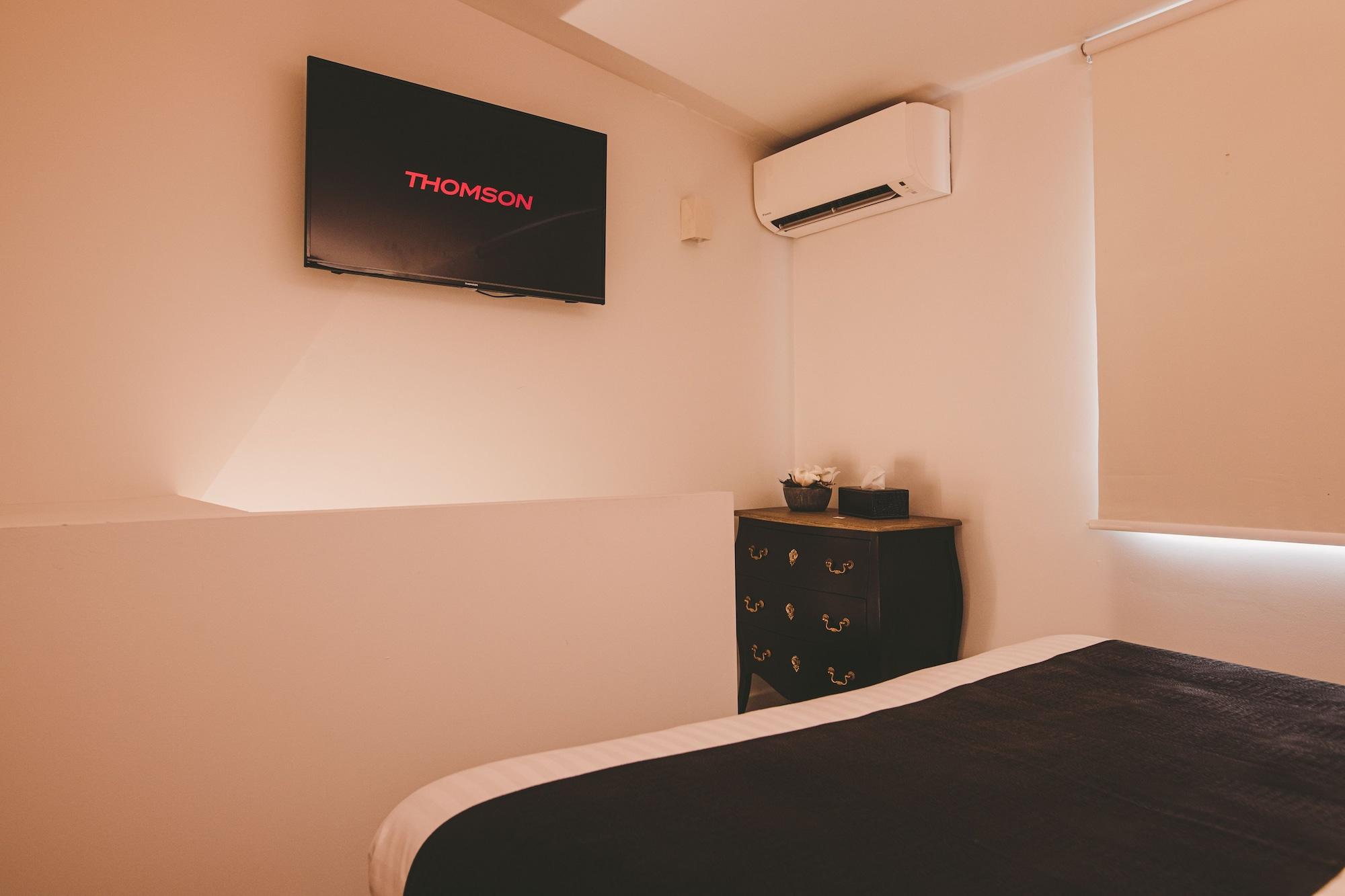 Hotel Hors-Chateau by null