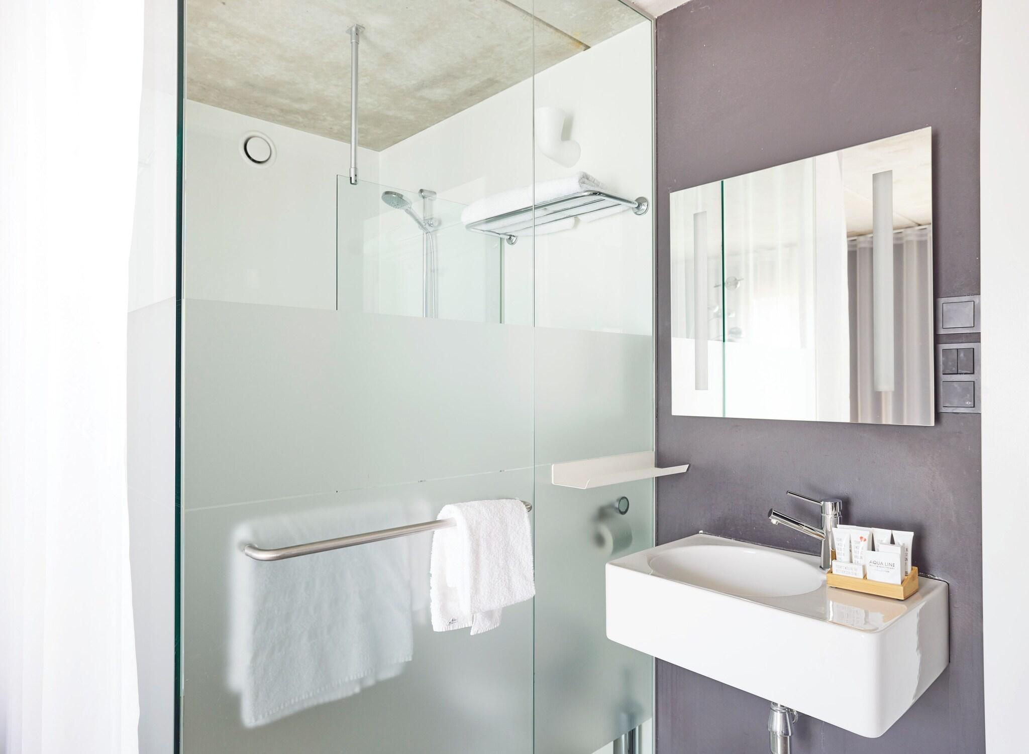 BANKS Antwerp by null