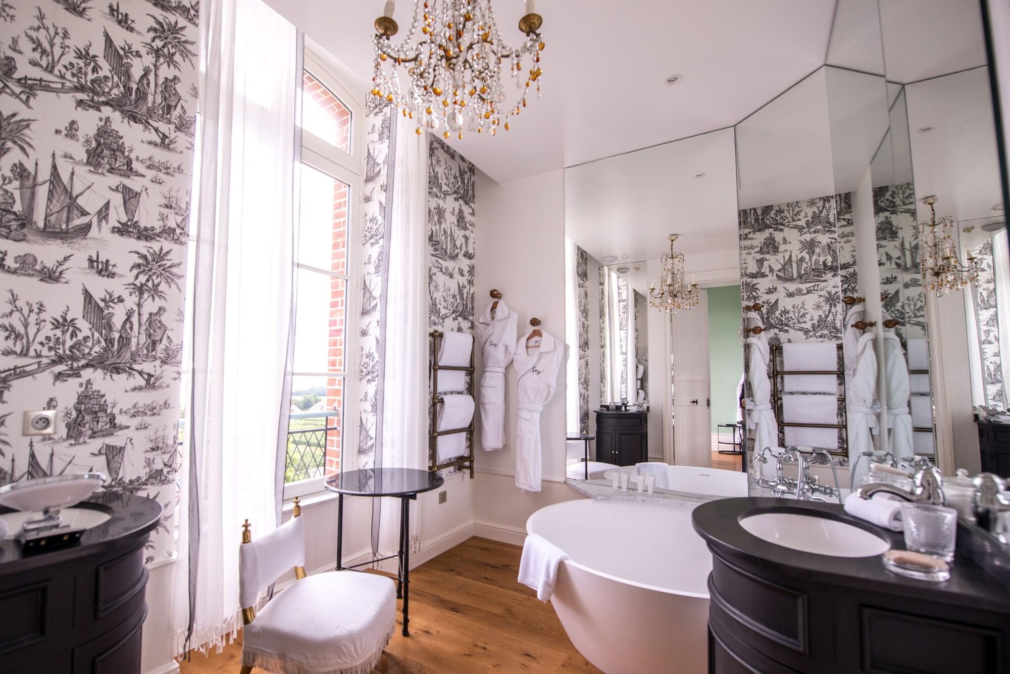 Château de Sacy by null