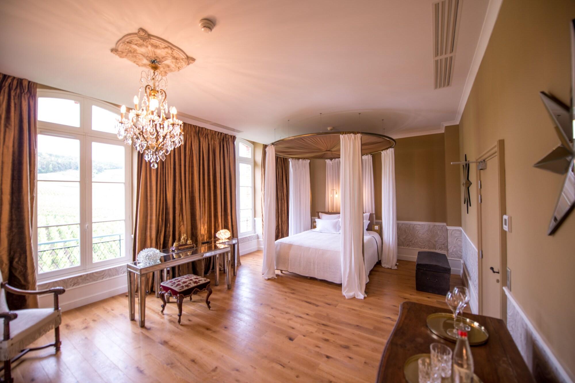 Château de Sacy by null