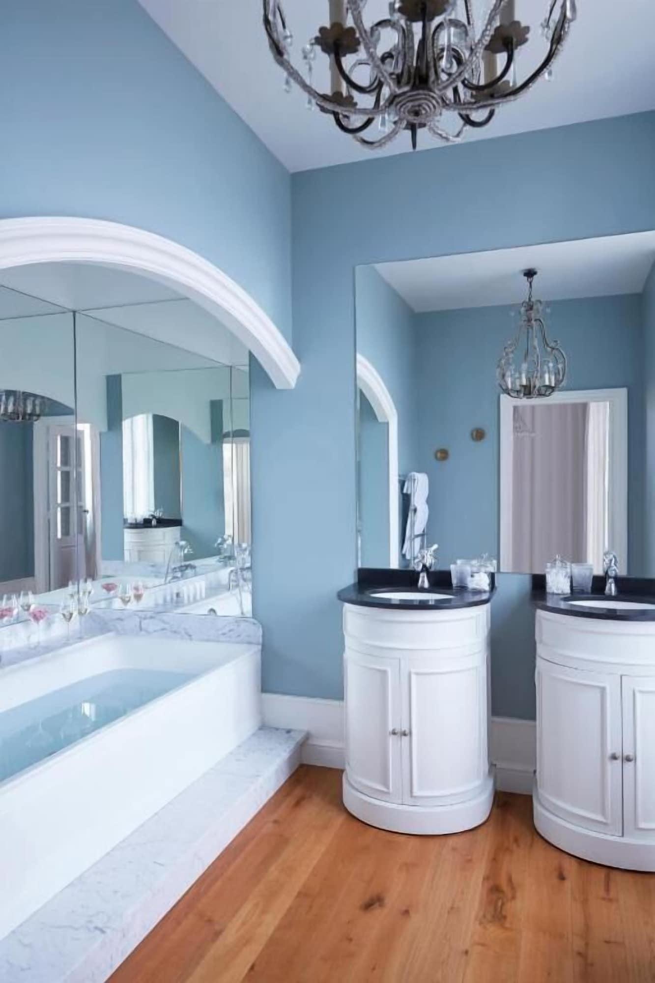 Château de Sacy by null