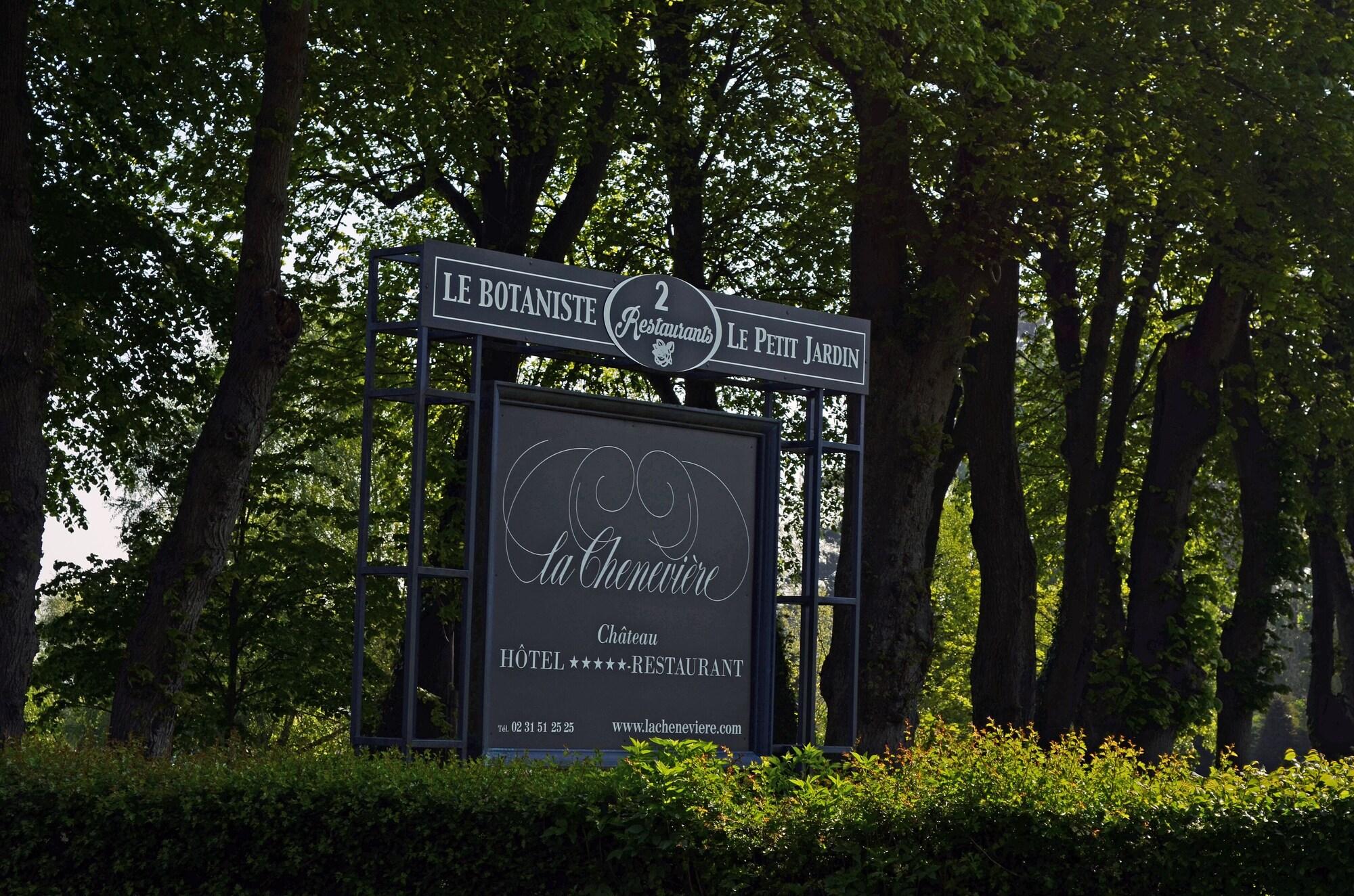 Château La Chenevière by null