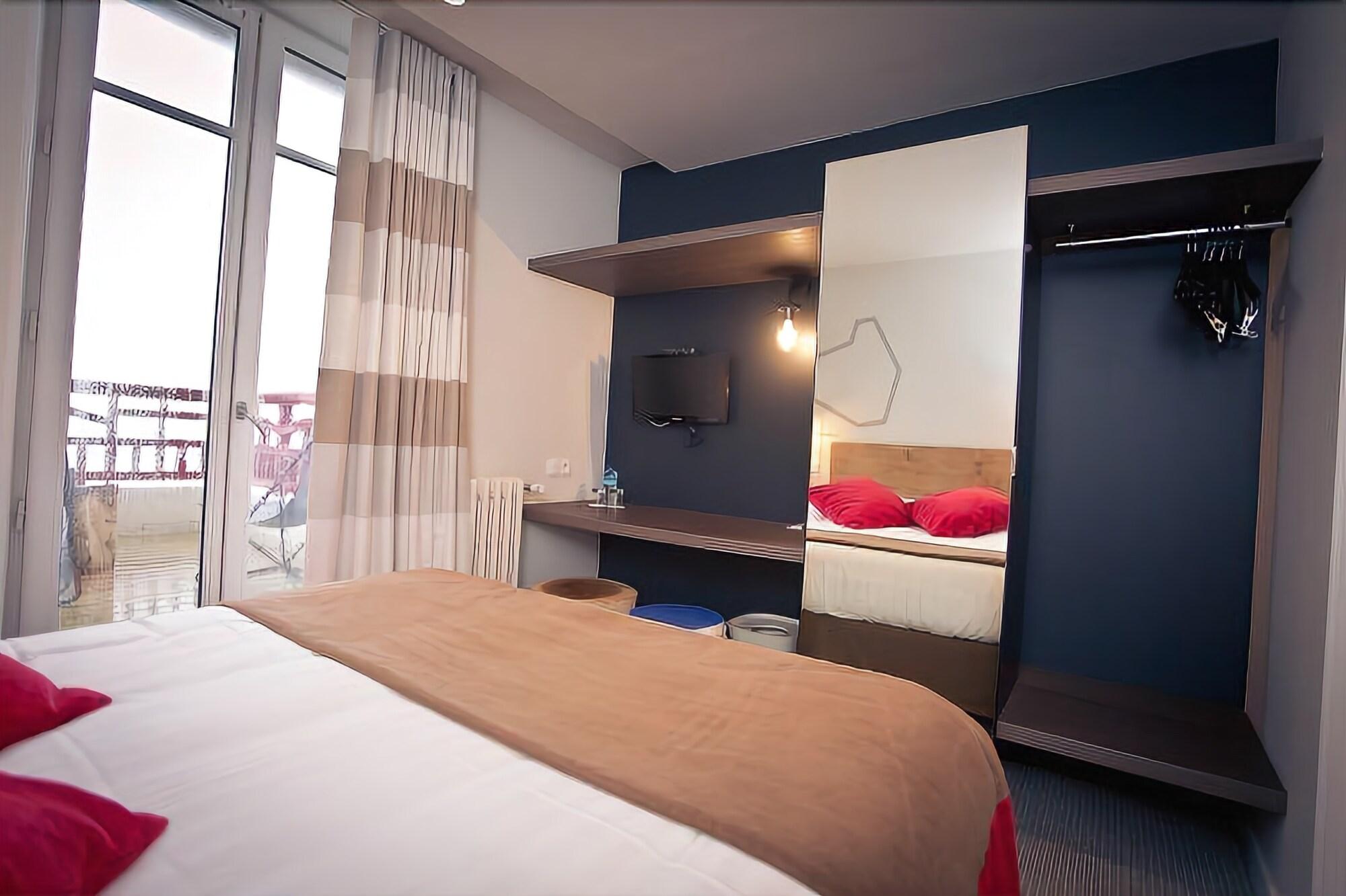 AR INIZ - Hôtel Restaurant by null