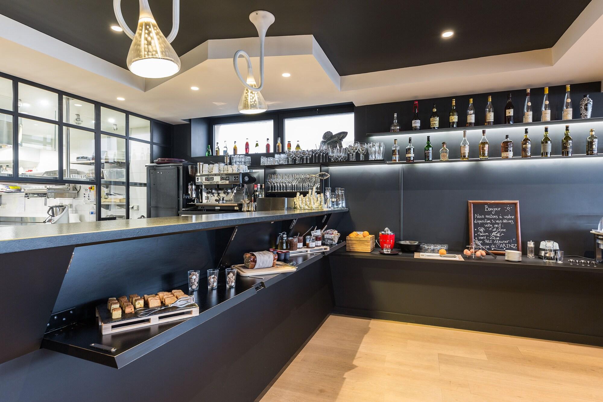 AR INIZ - Hôtel Restaurant by null