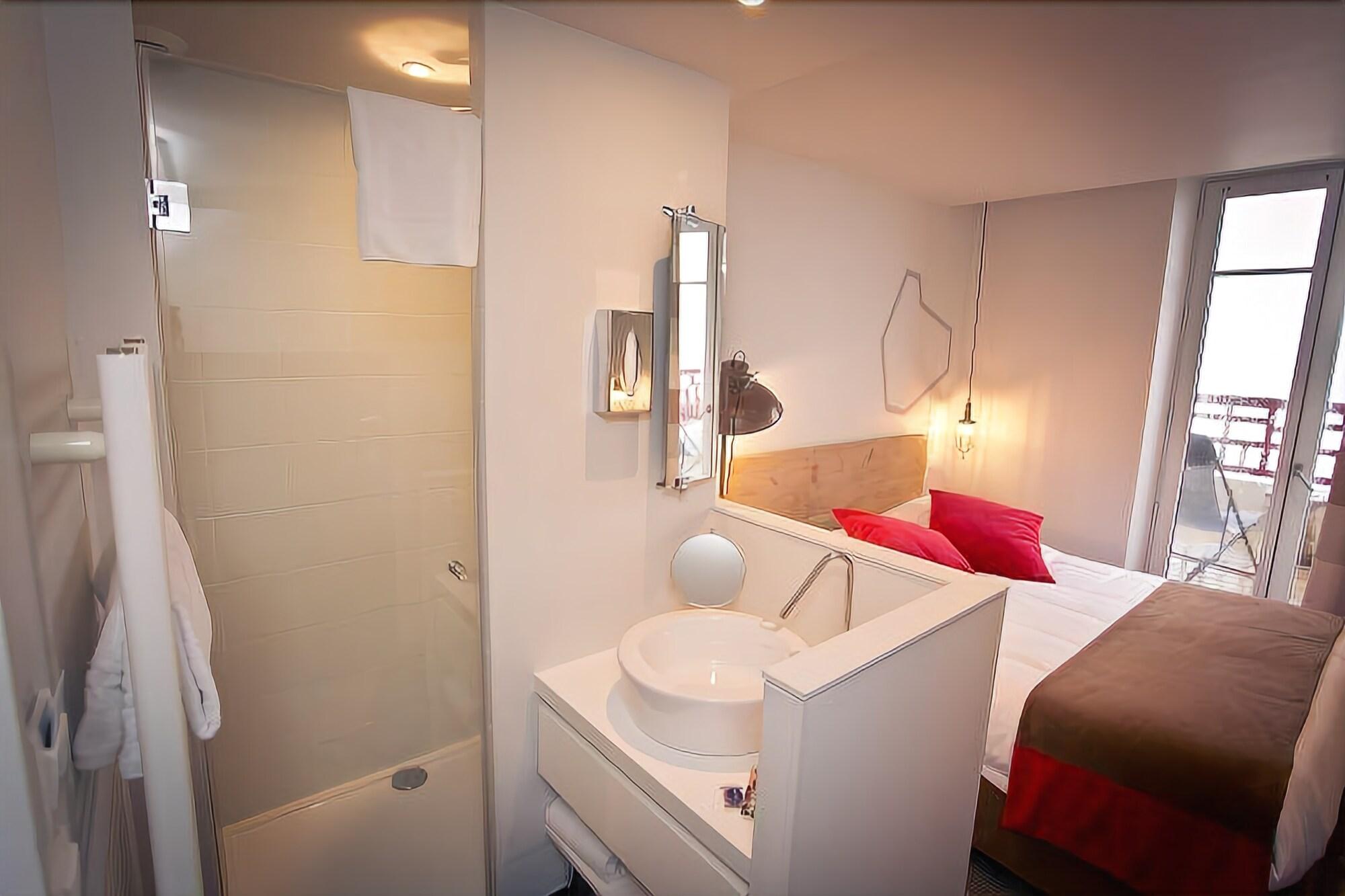 AR INIZ - Hôtel Restaurant by null