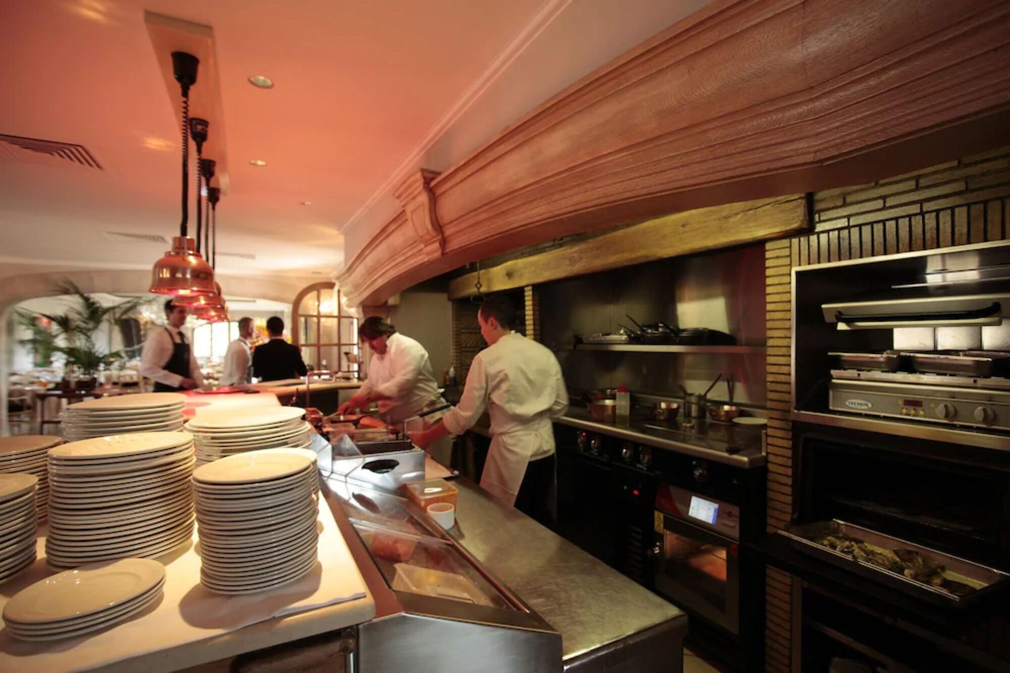 Hôtel Restaurant Alain Llorca à Saint-Paul-de-Vence by null