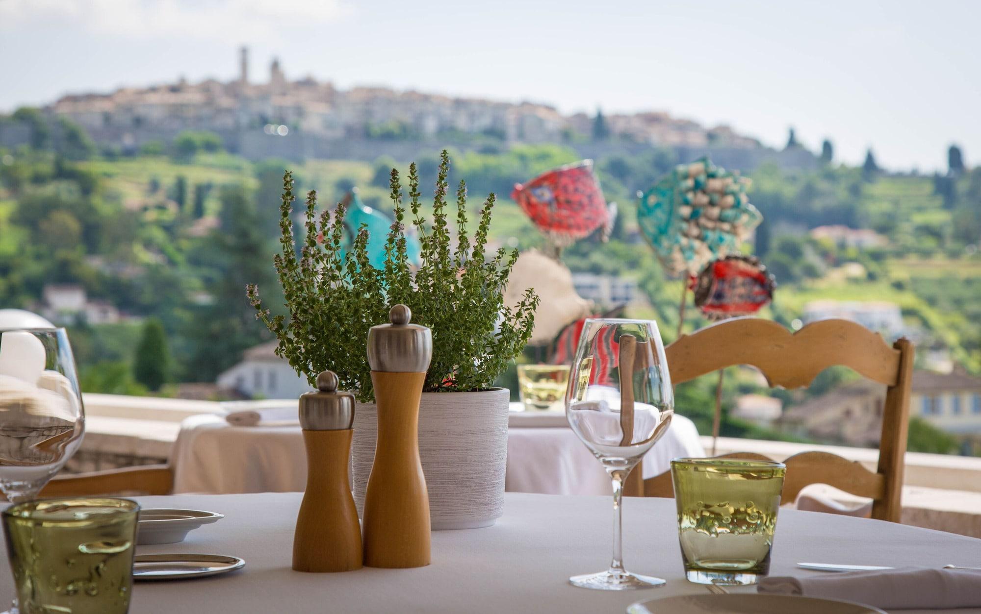 Hôtel Restaurant Alain Llorca à Saint-Paul-de-Vence by null