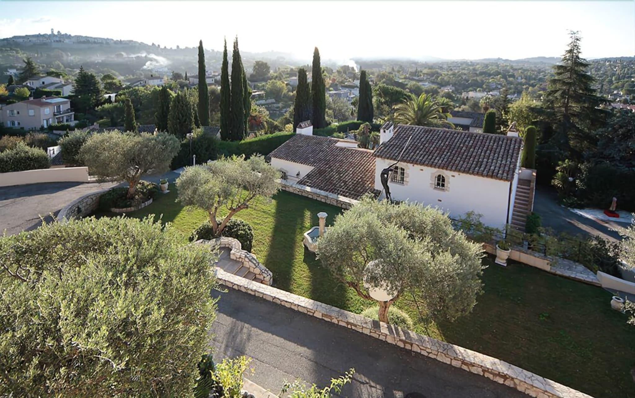 Hôtel Restaurant Alain Llorca à Saint-Paul-de-Vence by null