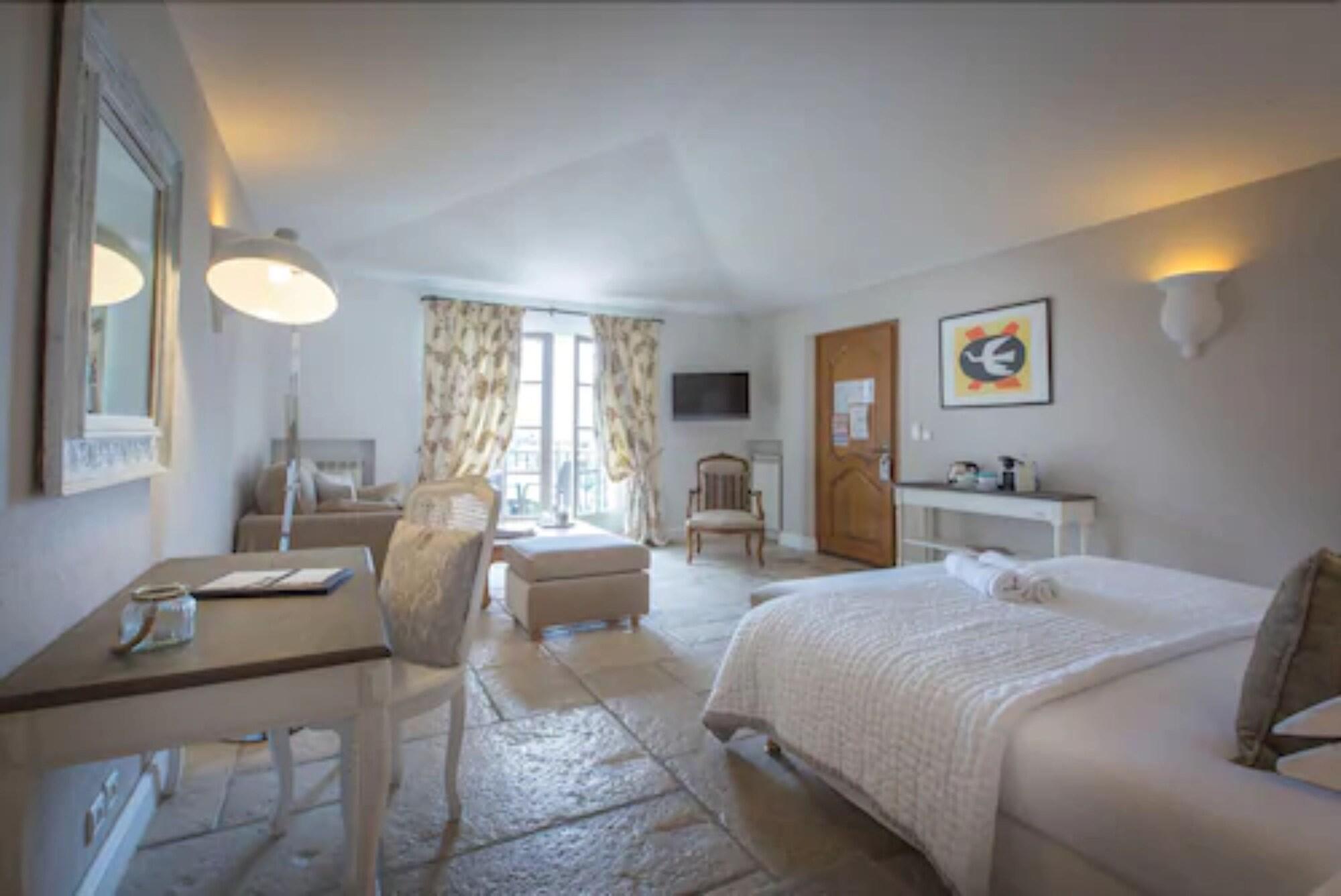 Hôtel Restaurant Alain Llorca à Saint-Paul-de-Vence by null