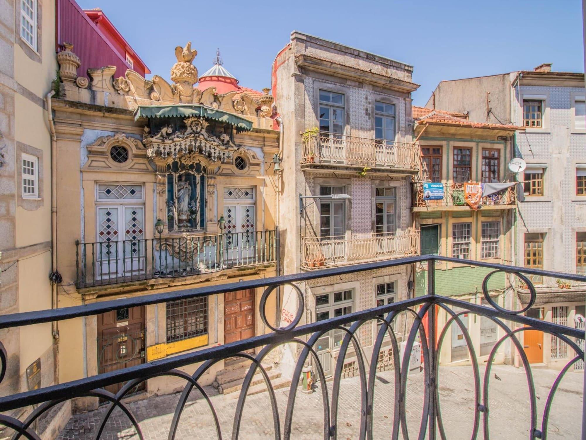 ALIBI by YoursPorto by null