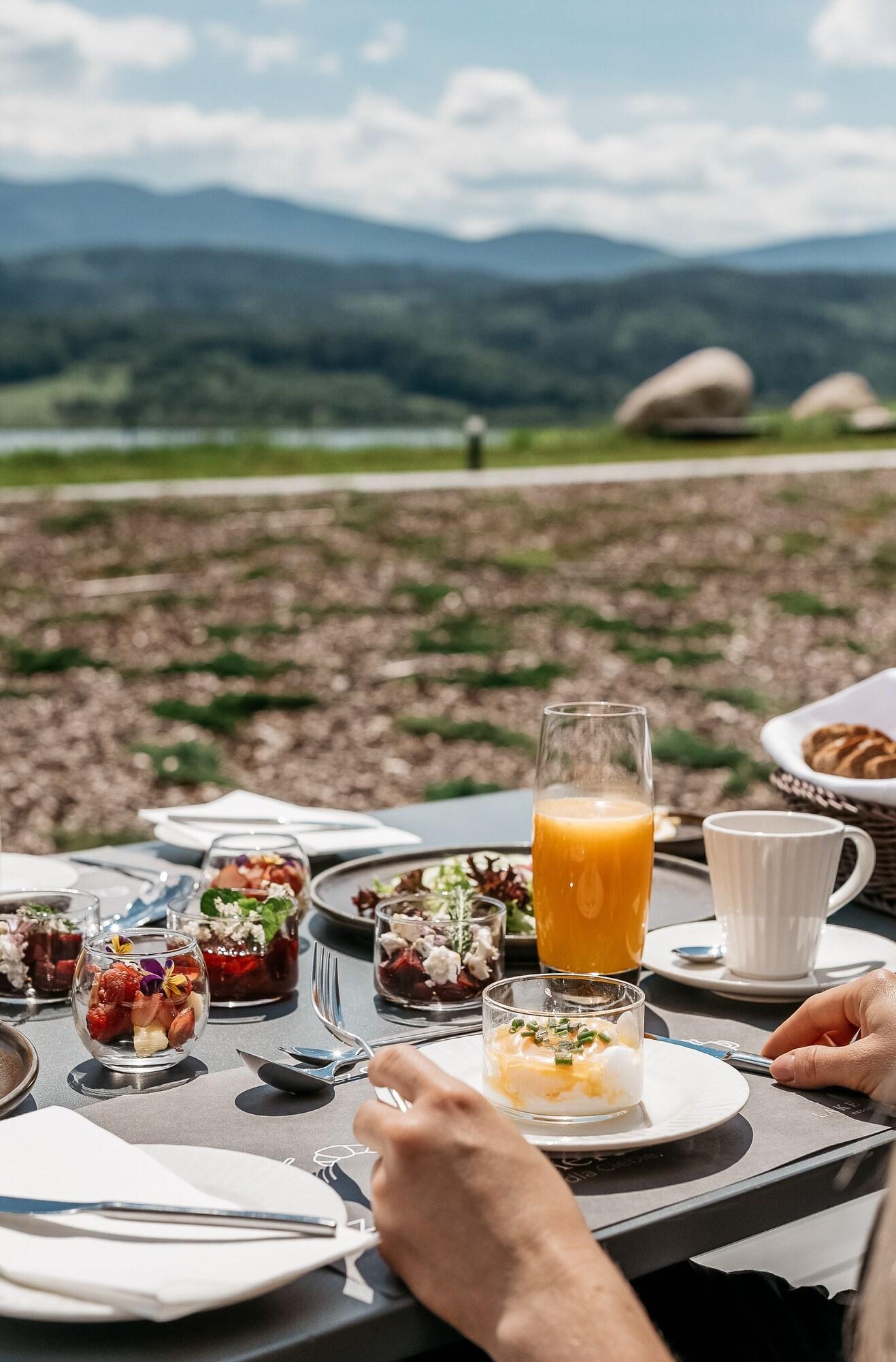 Lake Hill Resort & Spa