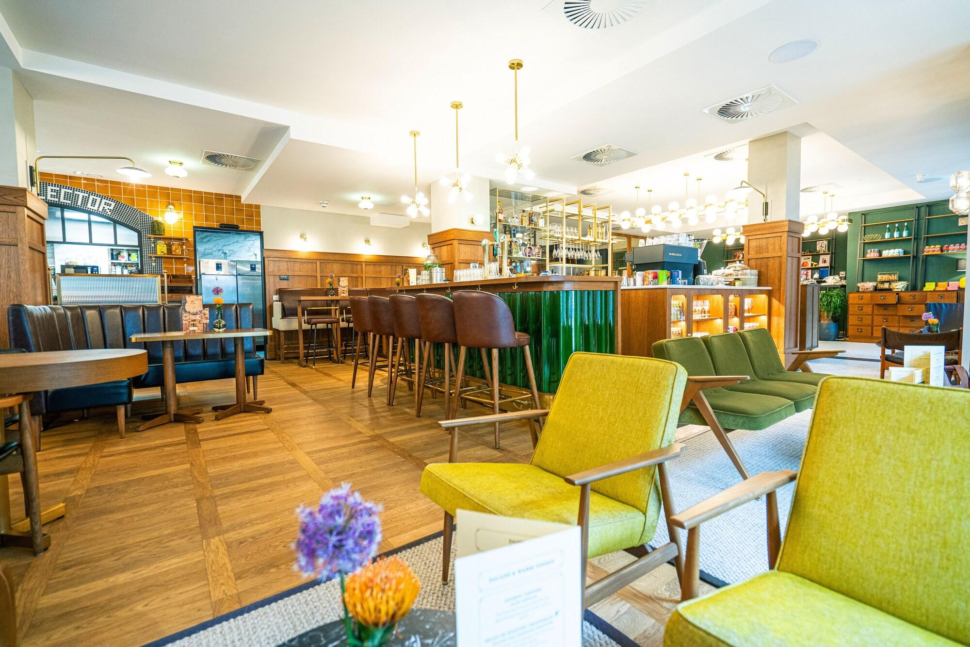 The Collector Hotel by null