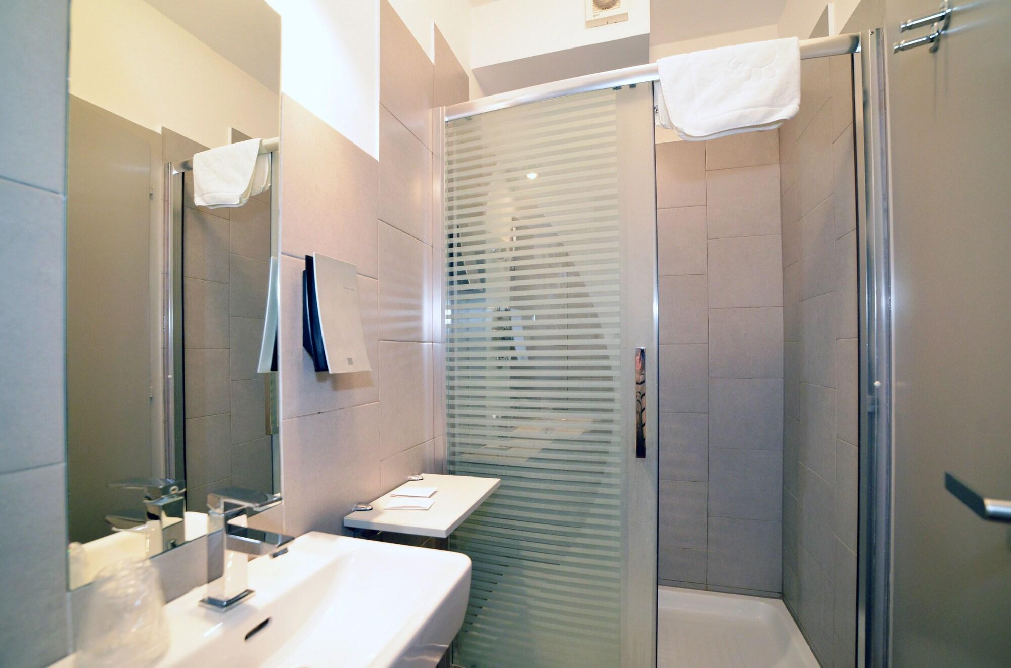 Garden Hotel by null