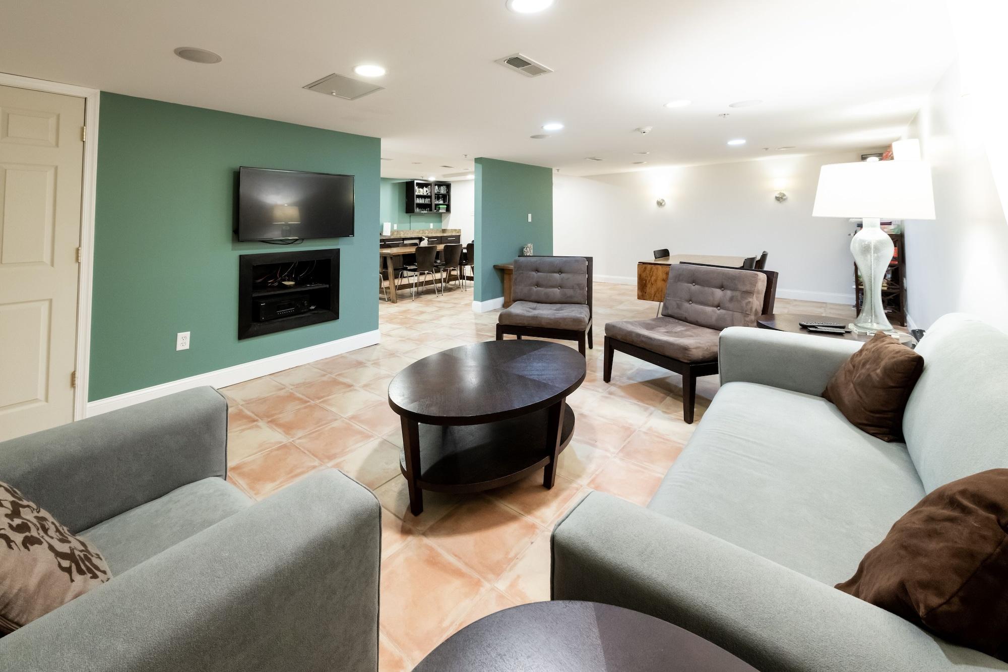 Canalside Inn by null