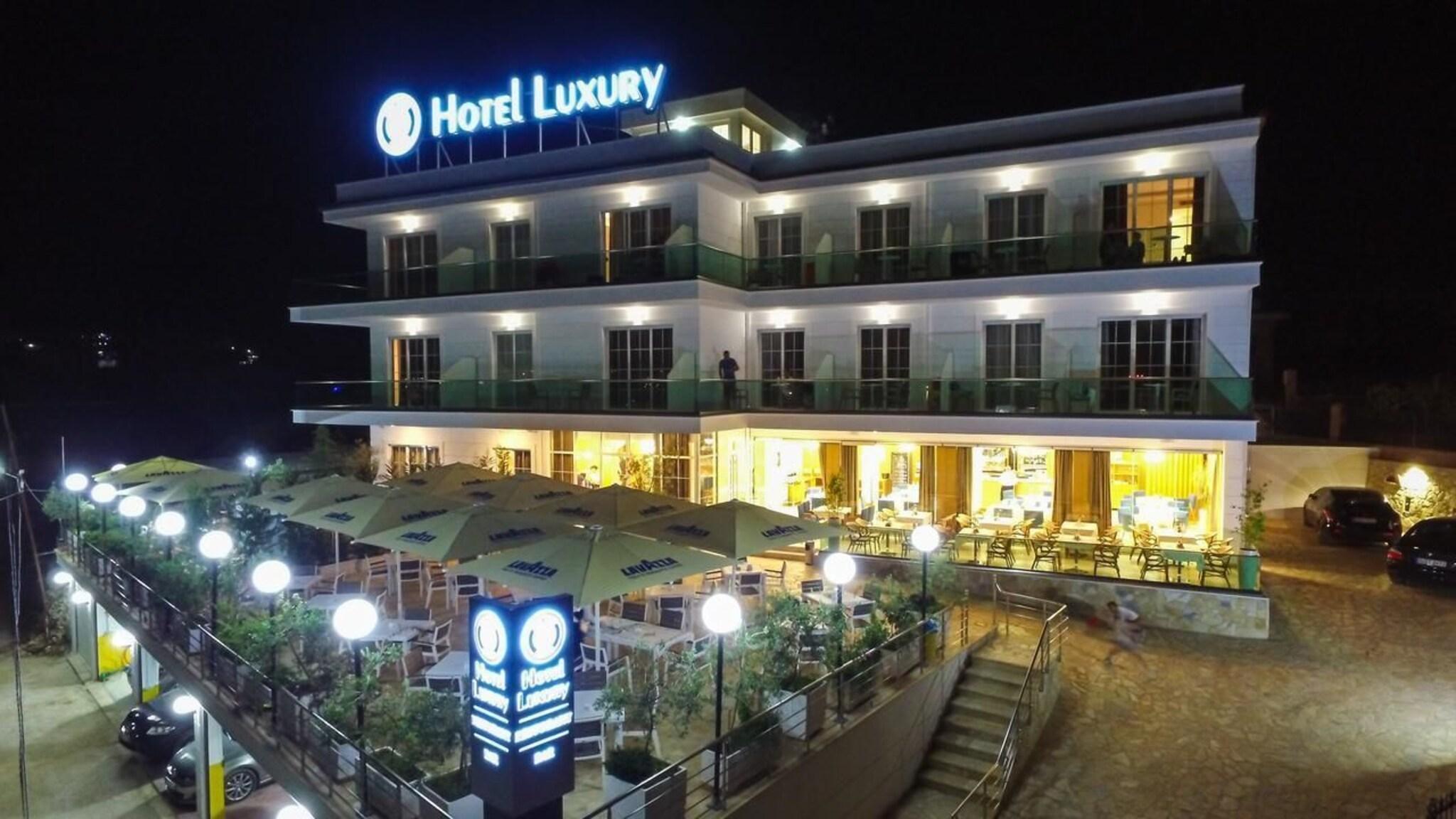 Hotel Luxury - nuotrauka