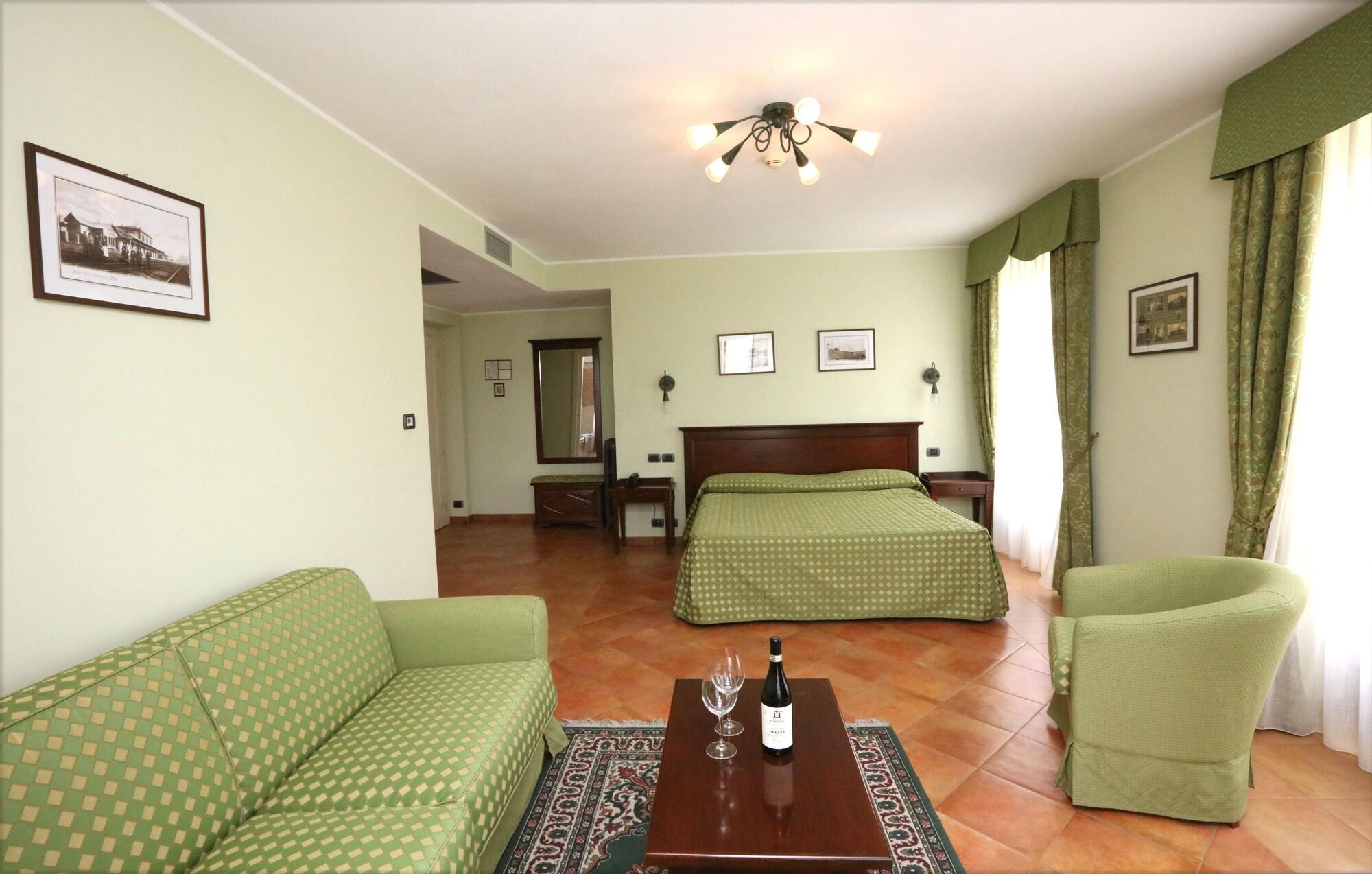 Hotel Barolo by null