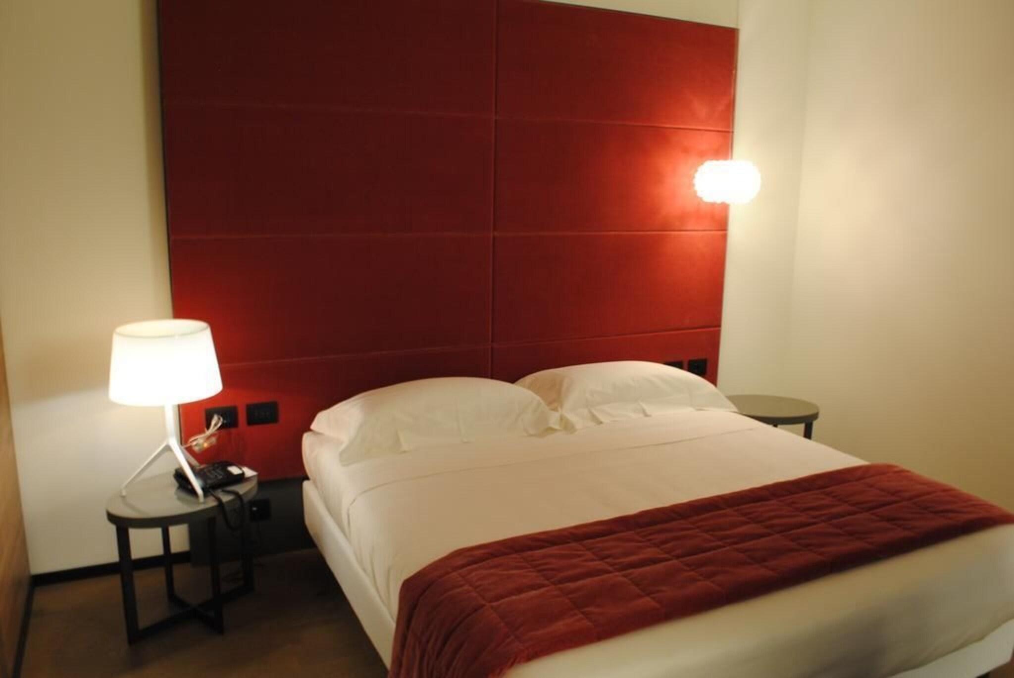 Hotel Link 124 by null