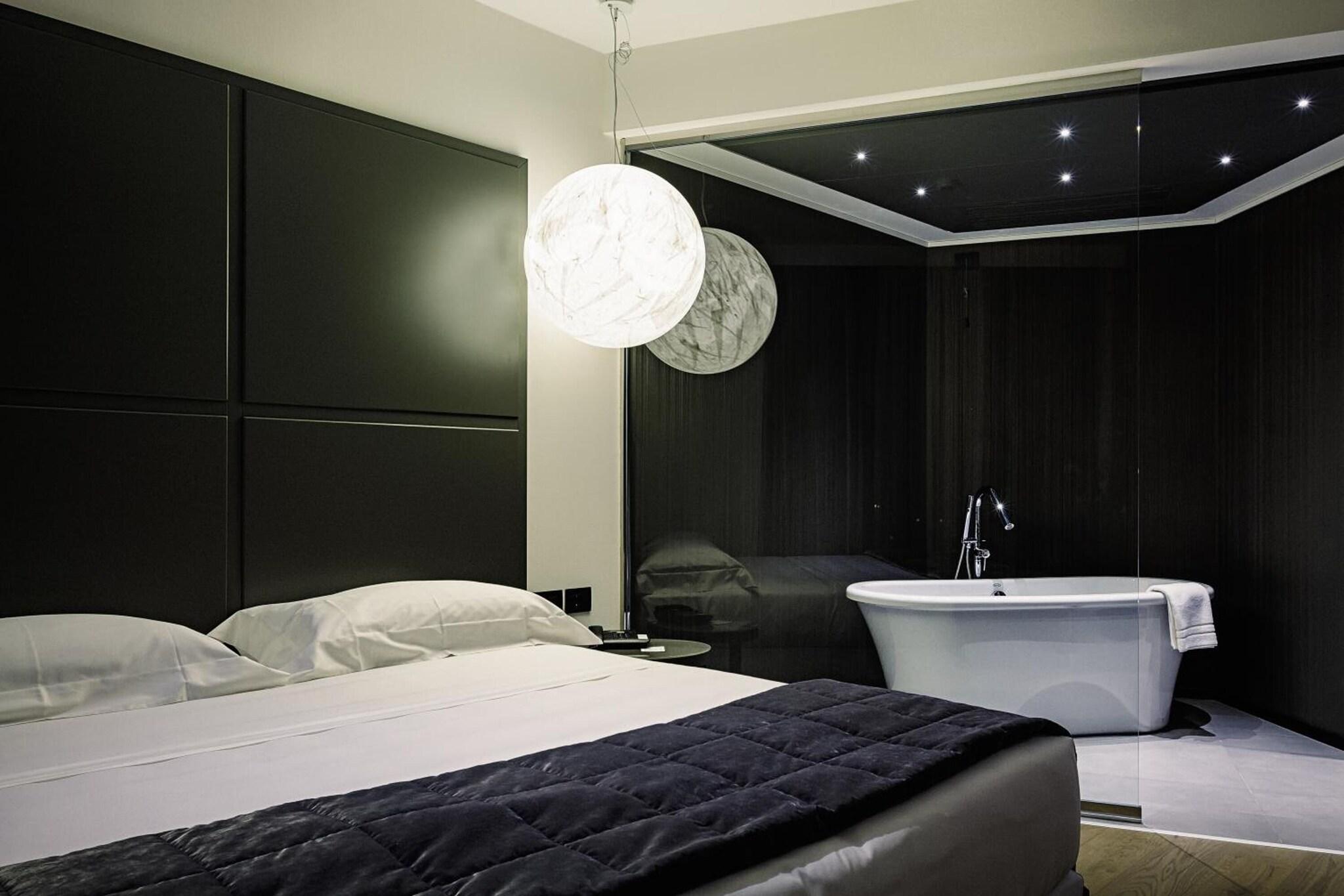 Hotel Link 124 by null