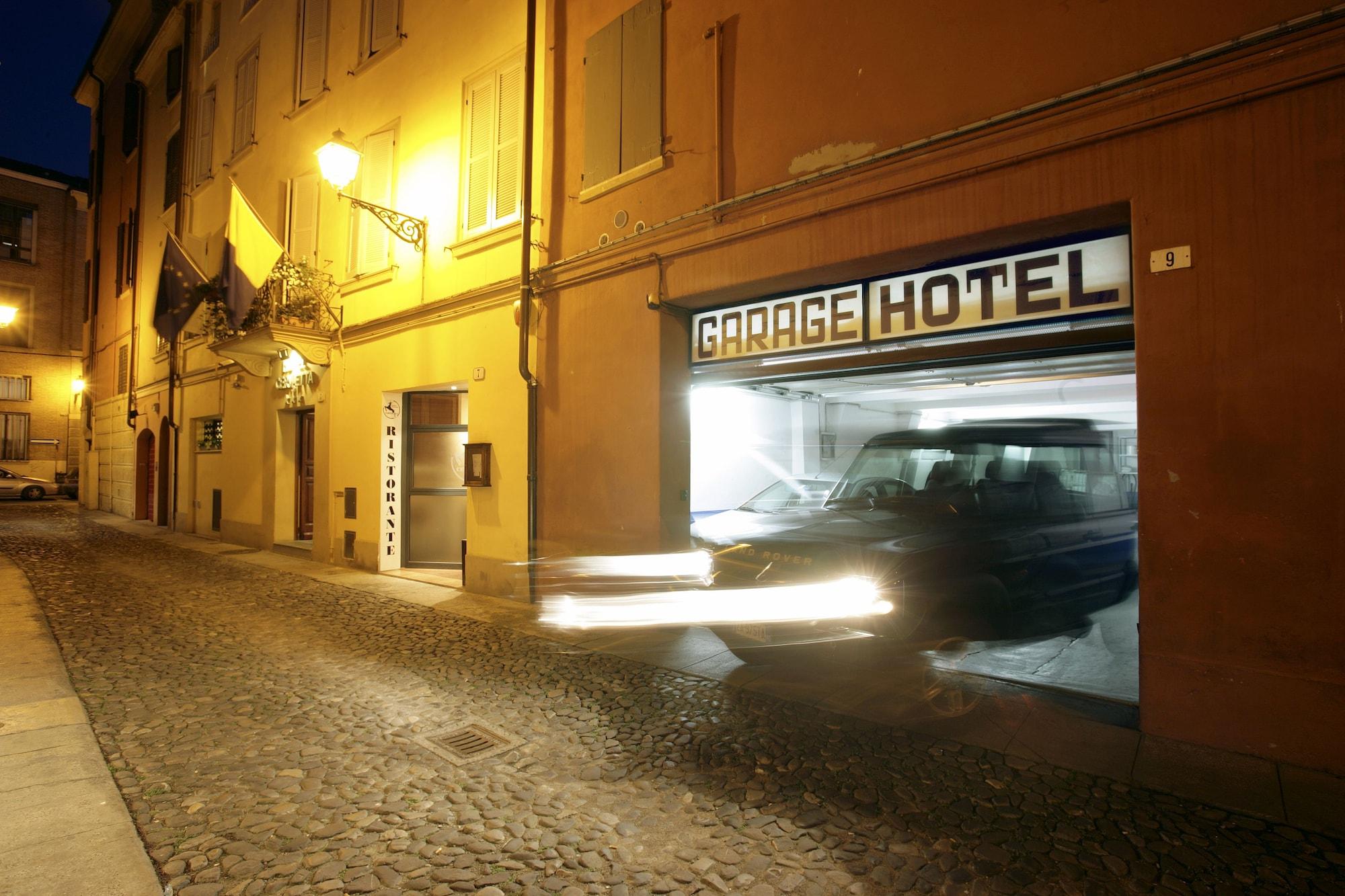 Hotel Cervetta 5 by null
