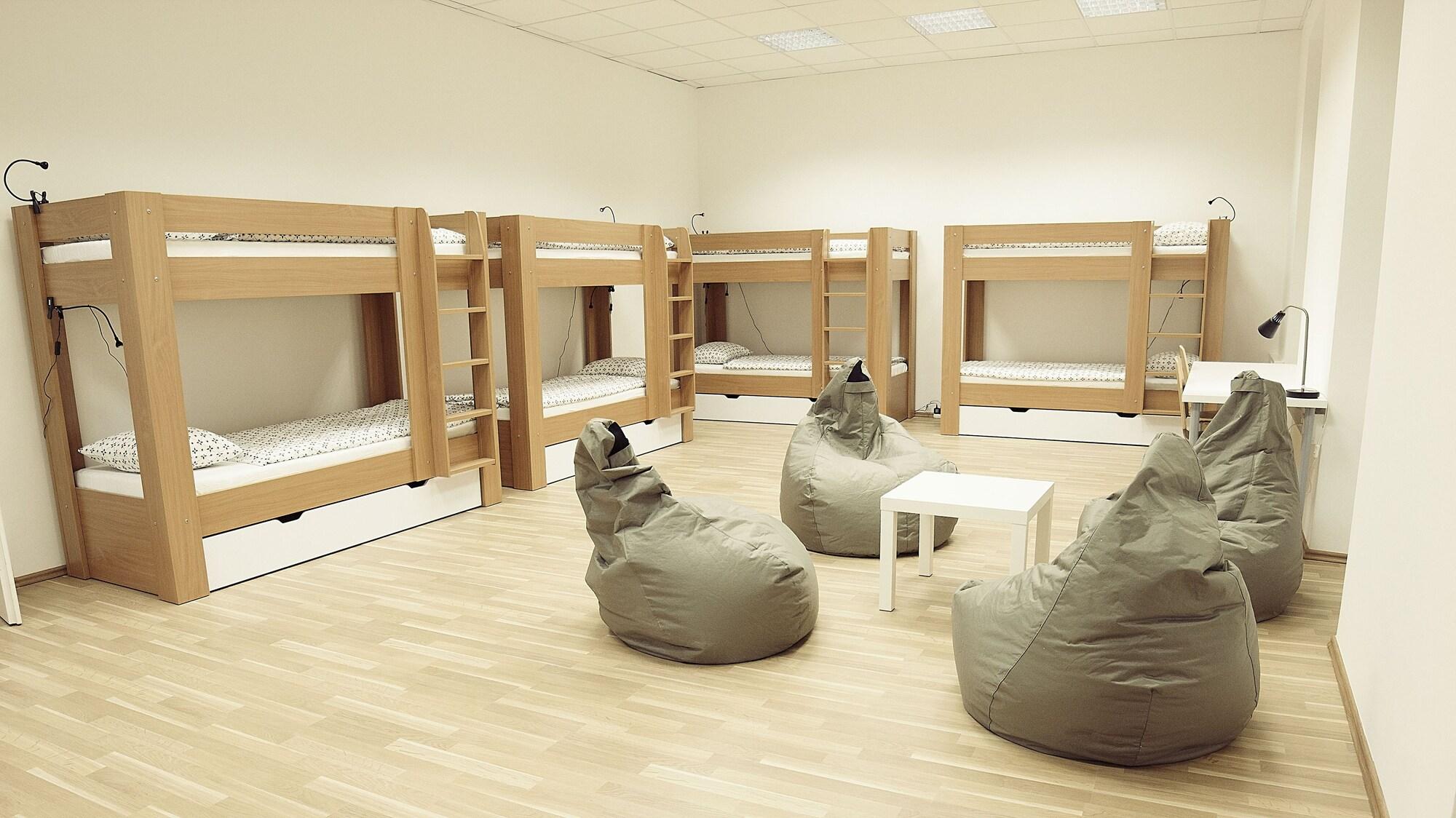 Hostel Folks by null