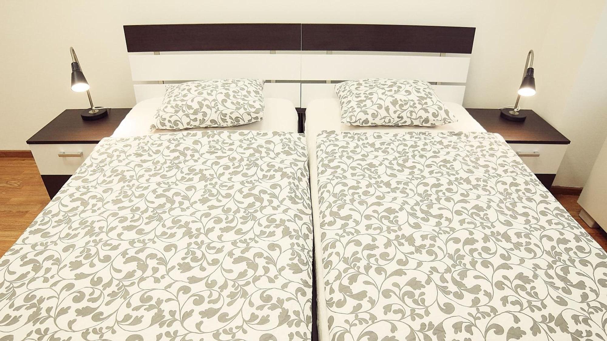 Hostel Folks by null