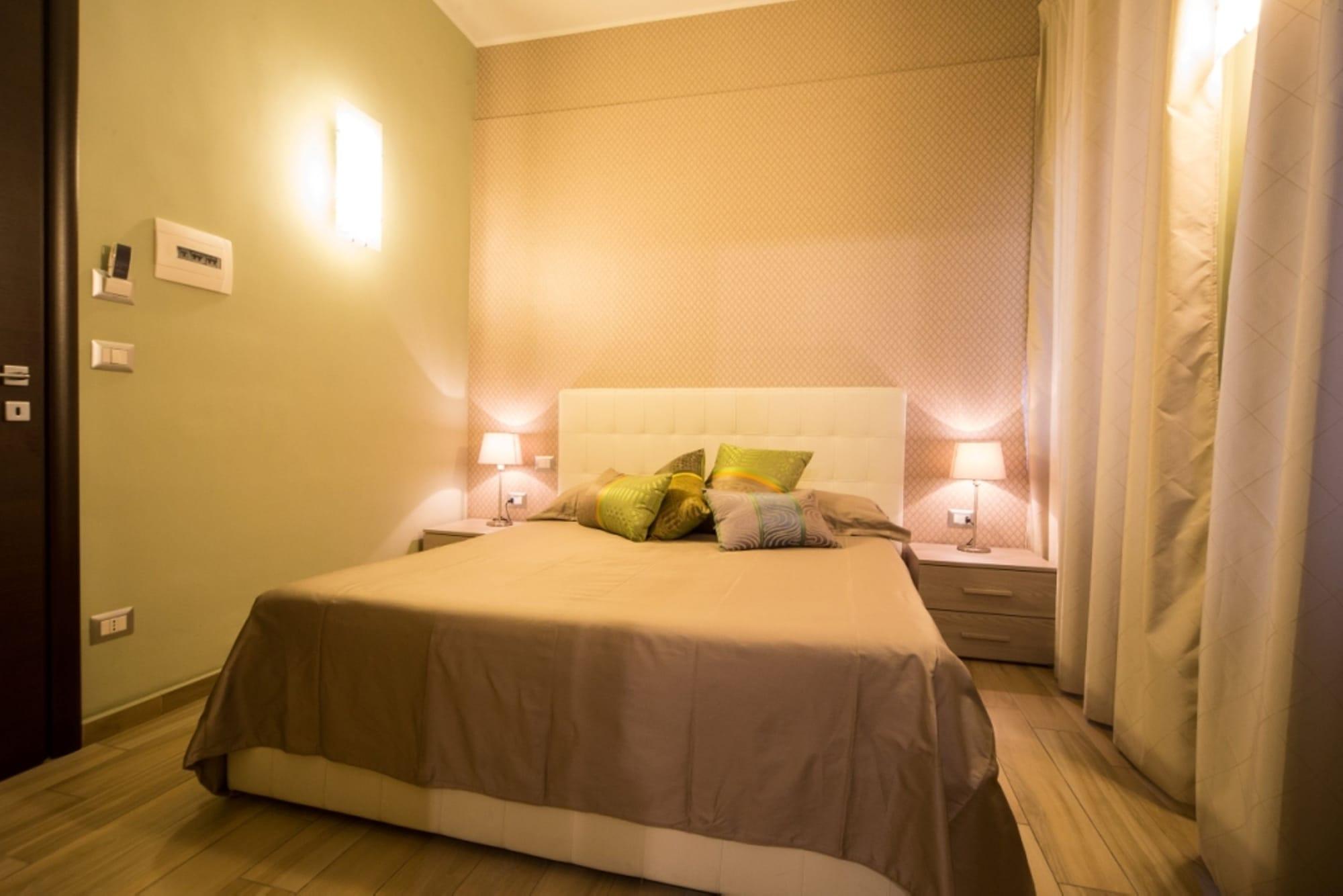 Mikale Rooms