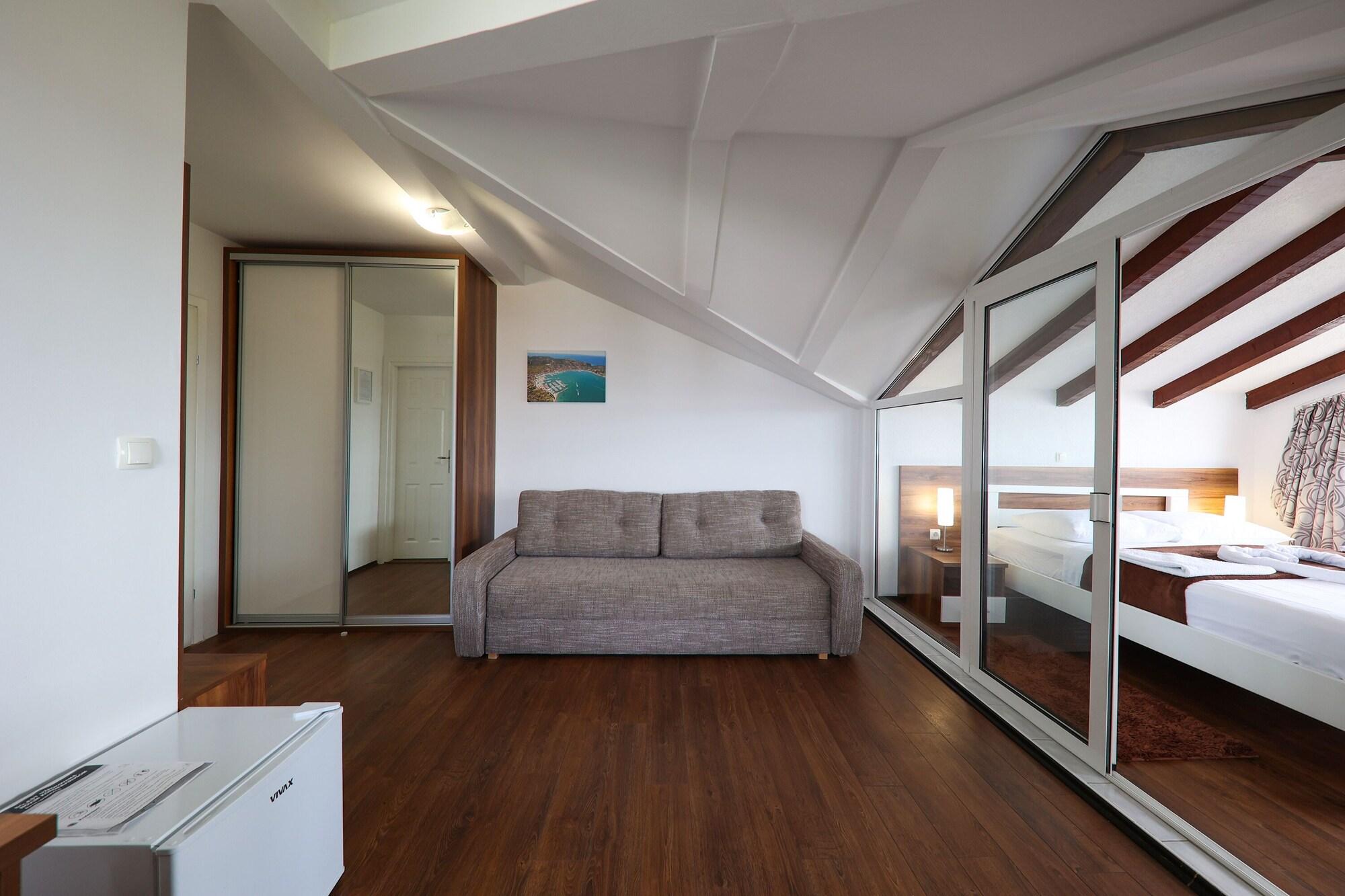 Hotel Murter by null