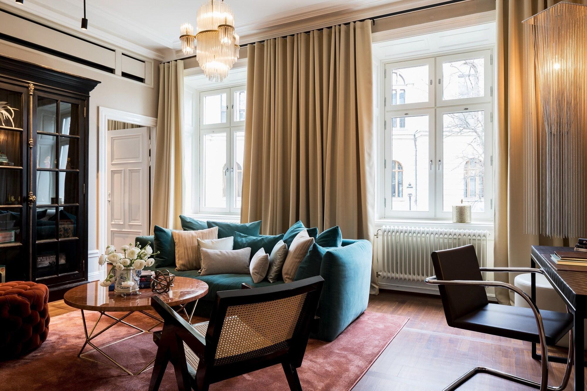 Lydmar Hotel by null