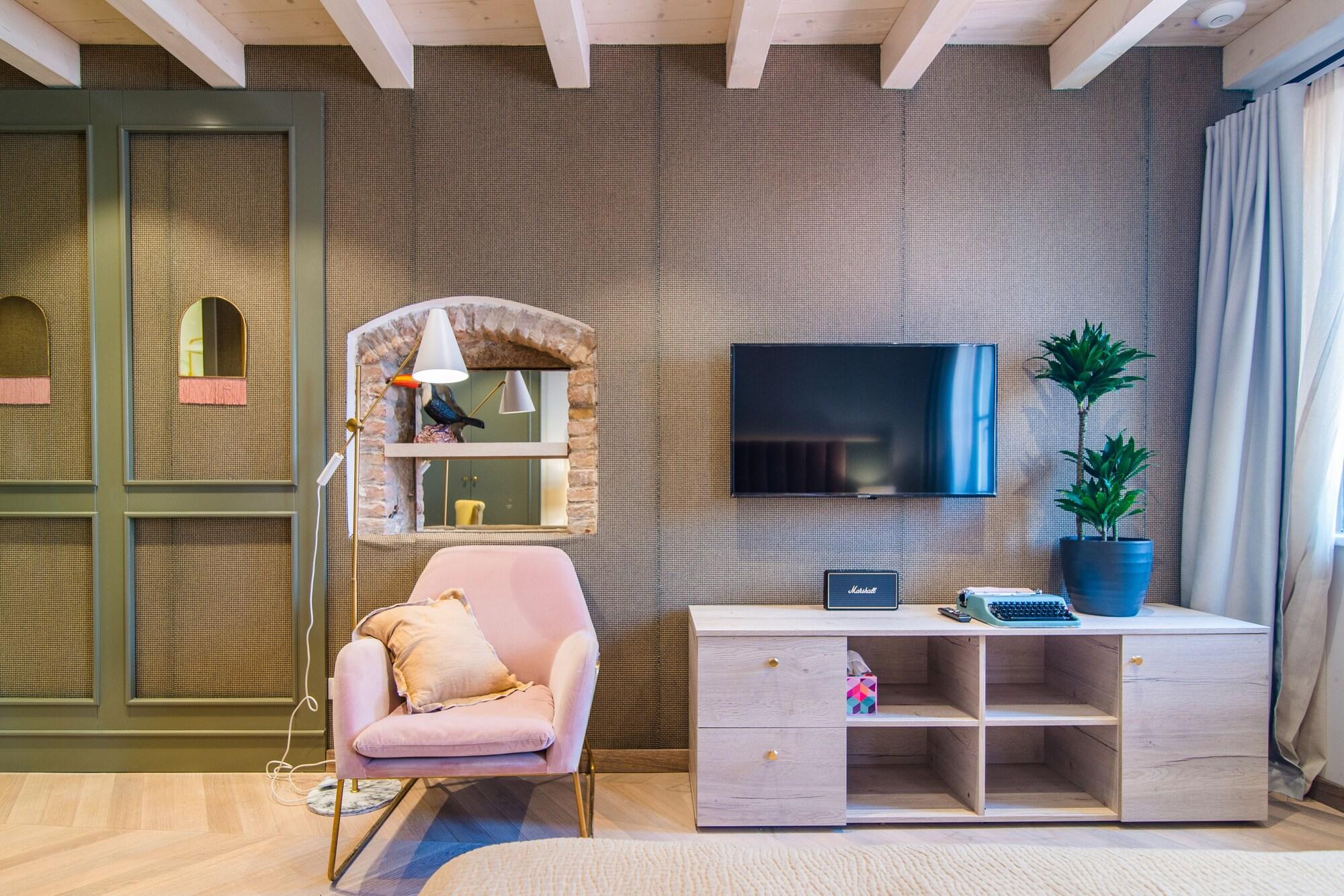 The Melegran by null