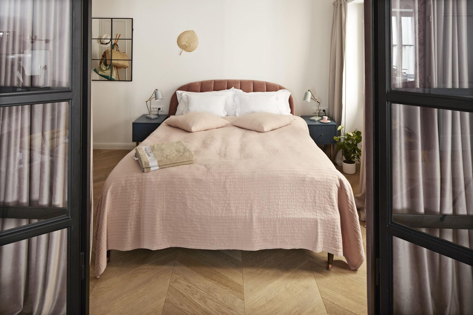 The Melegran by null