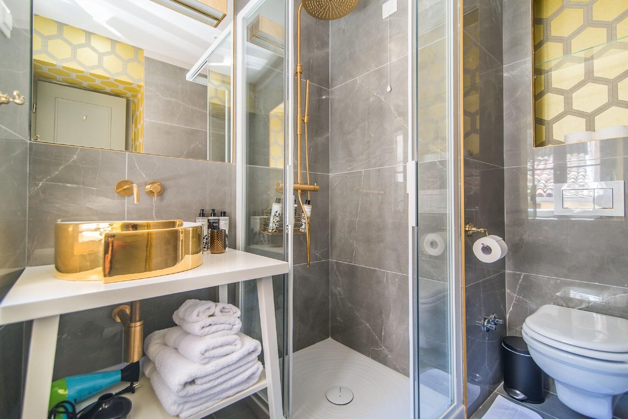 The Melegran by null