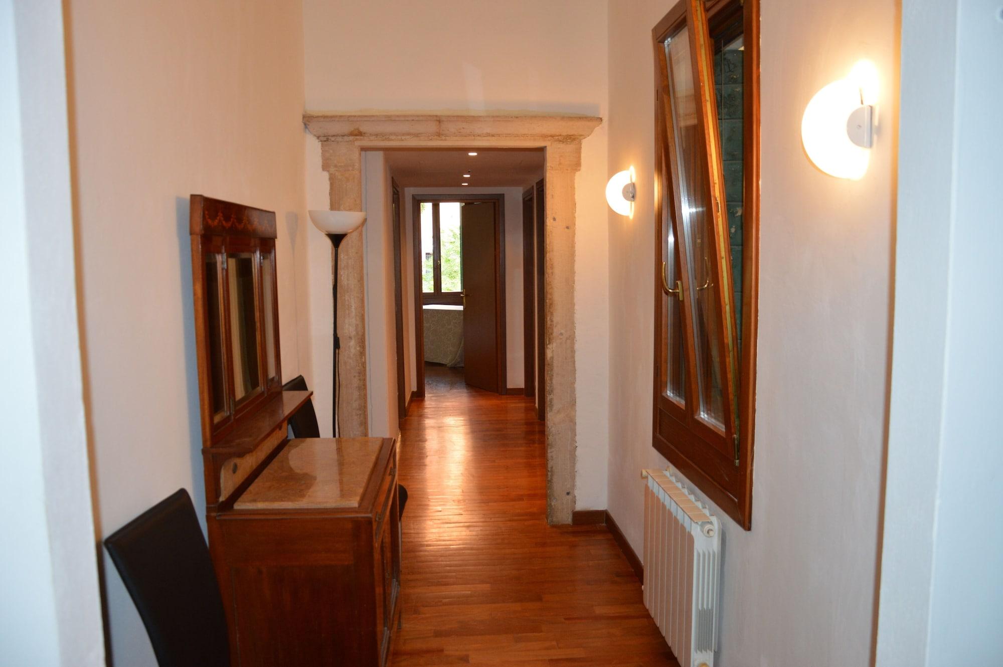 Dorso Duro Apartment - photo