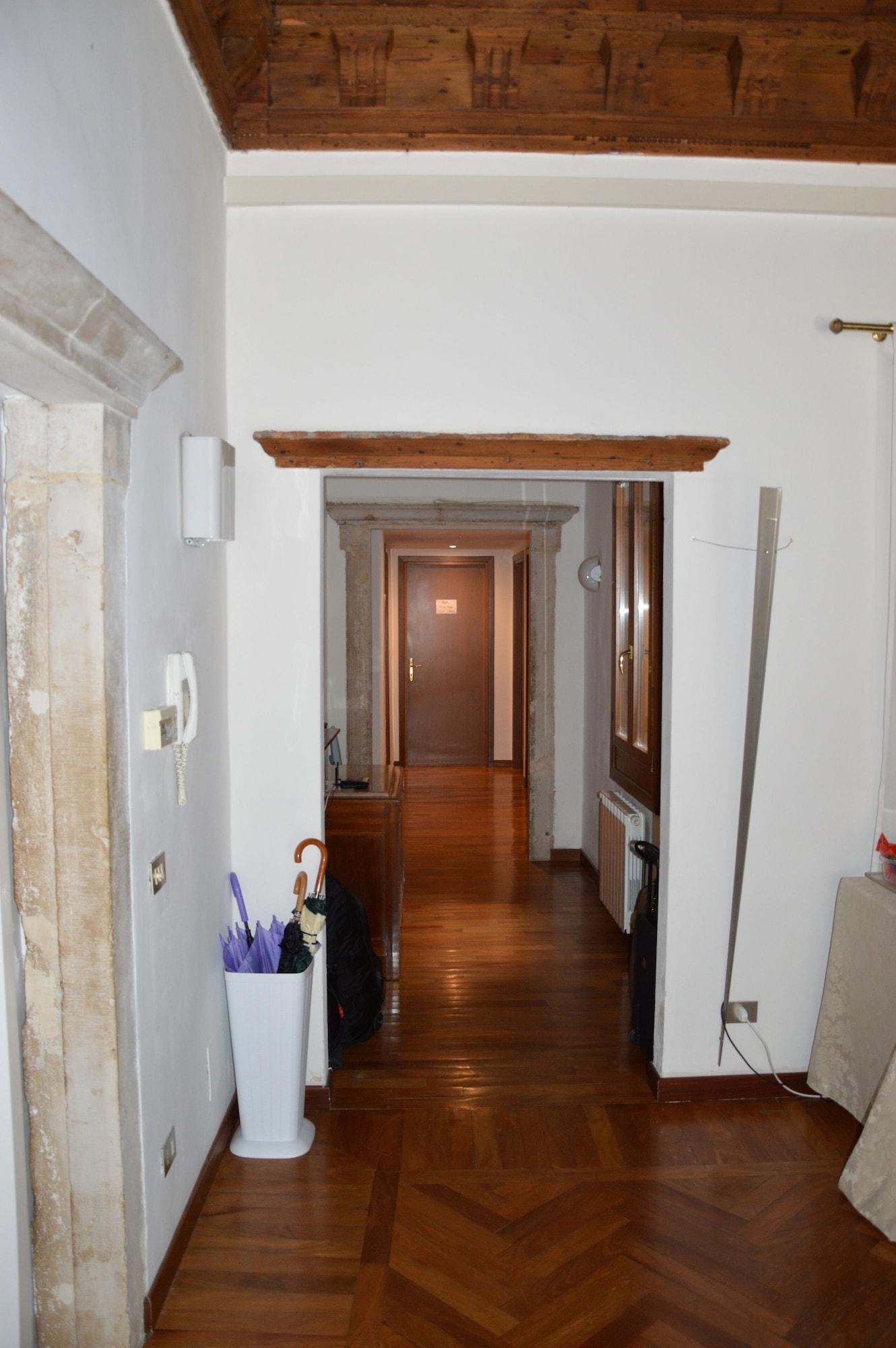 Dorso Duro Apartment - photo