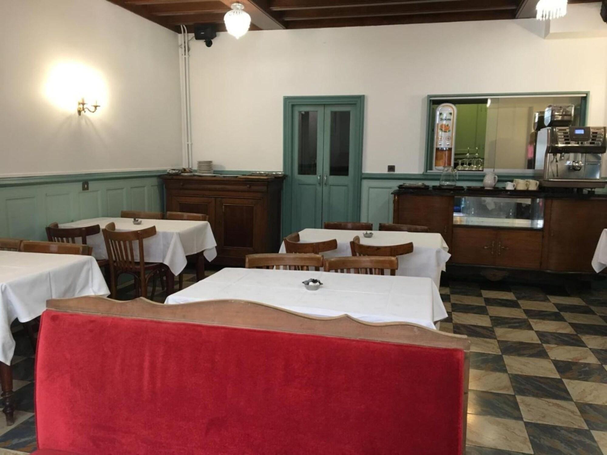 The Old Hotel Ravel