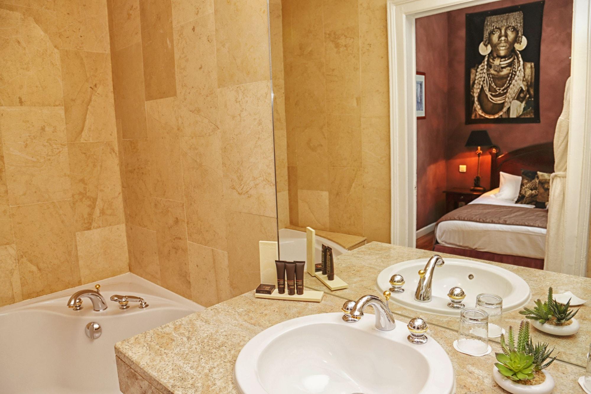 Hotel D'Haussonville by null