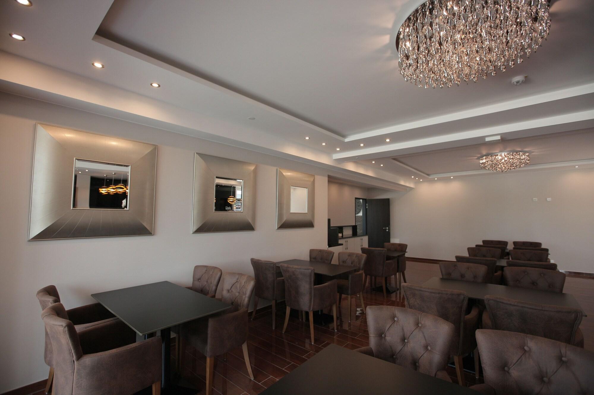 Hotel Starton Am Village