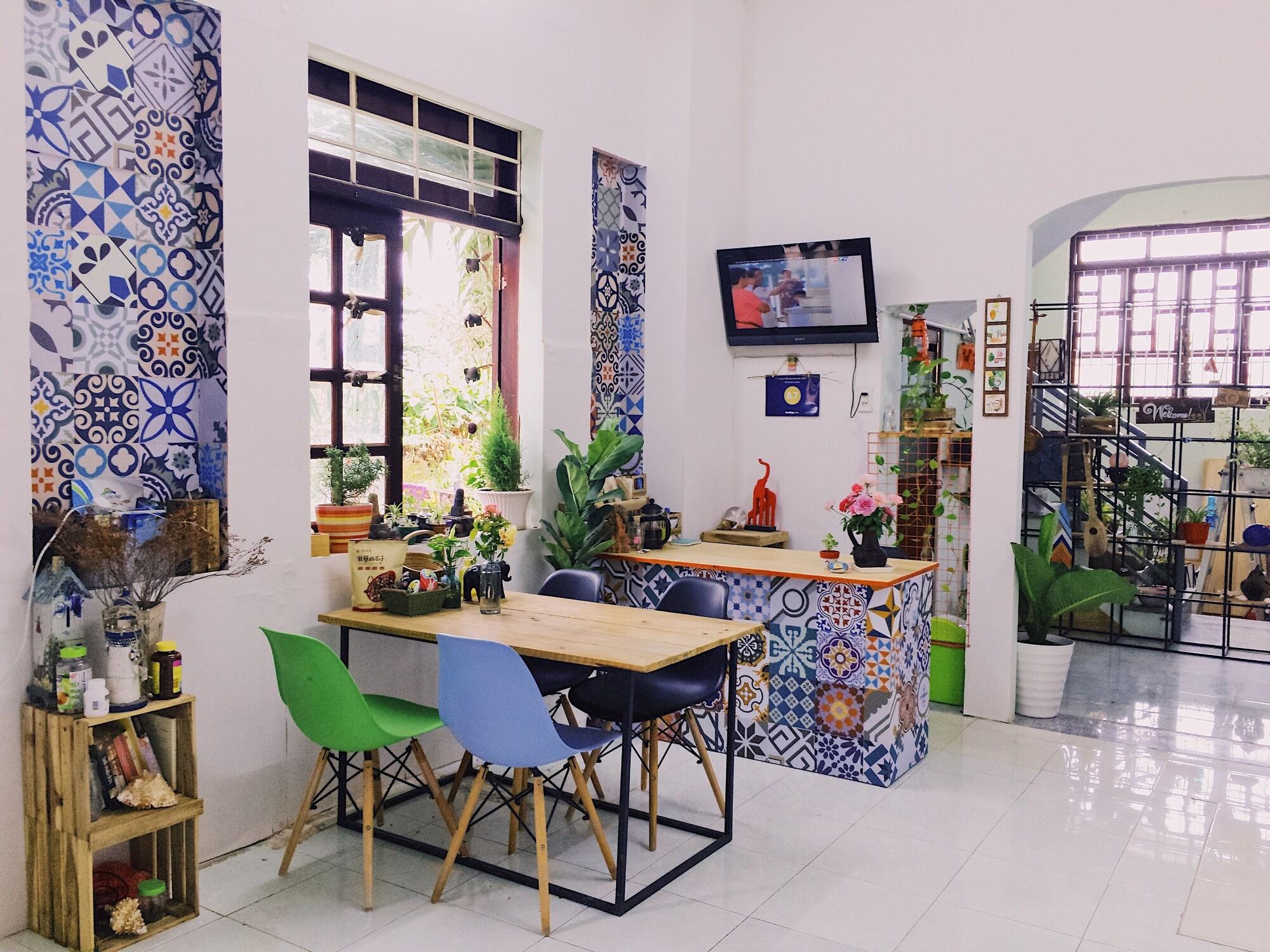 Birdnests Hotel - photo