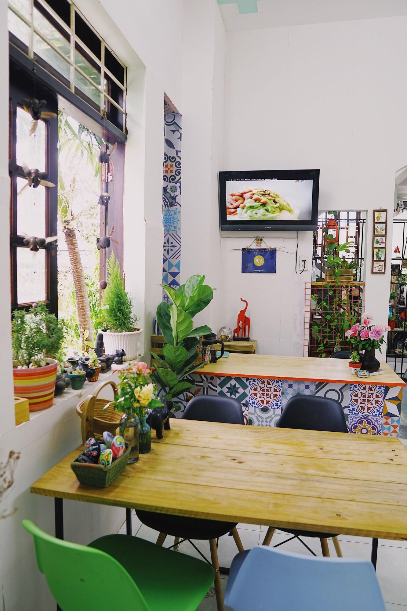 Birdnests Hotel - photo